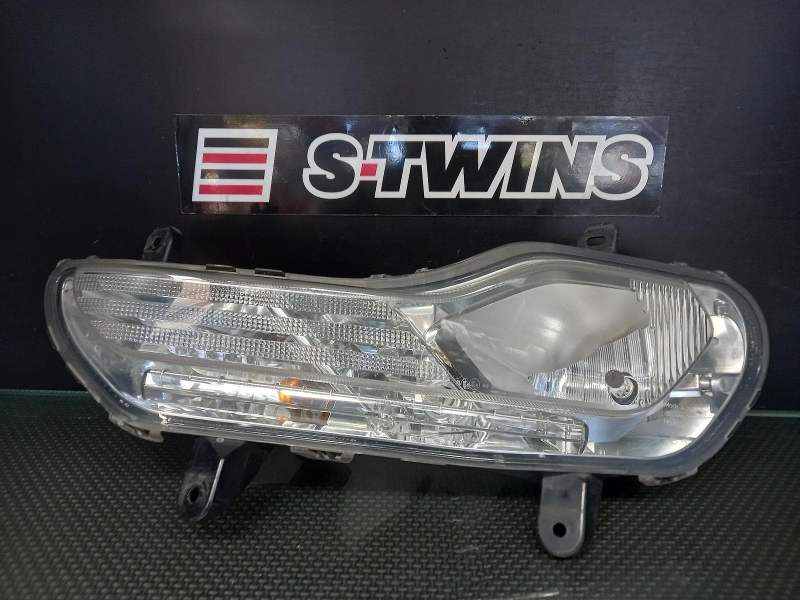 Used auto part listing image: 2013 FORD KUGA BUMPER FOGLAMP, TF, W/ HALOGEN H/LAMP TYPE, 11/12-09/16 0000360634