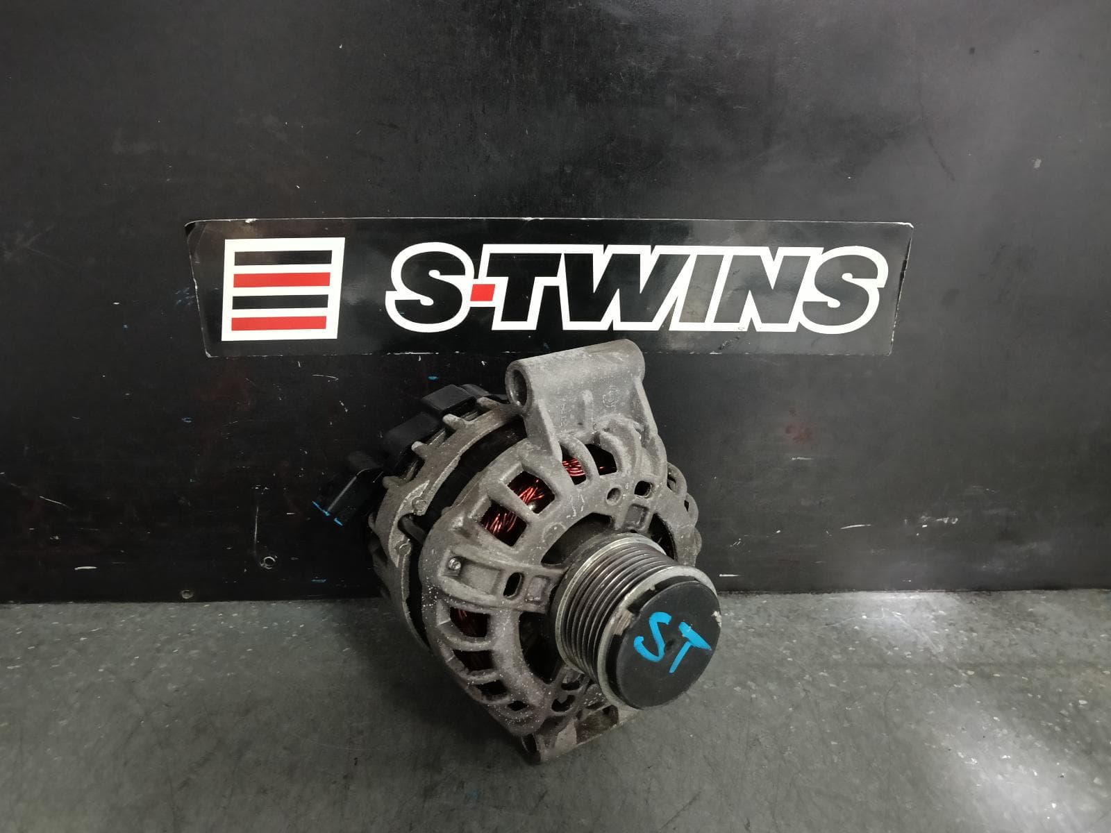 Used auto part listing image: 2014 MAZDA BT50 ALTERNATOR DIESEL, 3.2, UP, 10/11-08/15 0000389609