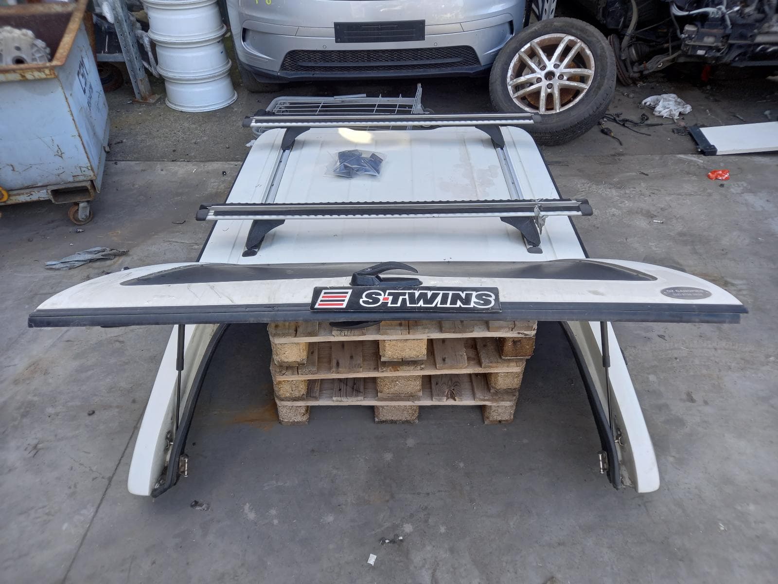 Used auto part listing image: 2014 MAZDA BT50 TONNEAU COVER CANOPY, UP-UR, DUAL CAB, 10/11-06/20 0000389301
