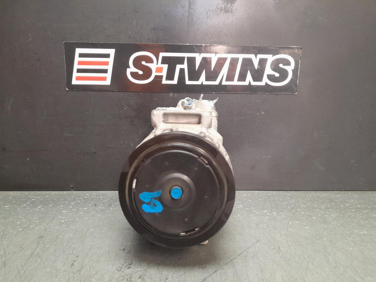 Used auto part listing image: 2012 VOLKSWAGEN GOLF A C COMPRESSOR GEN 6, PETROL, DENSO BRAND (7SEU17C), 10/08-01/16 0000360724