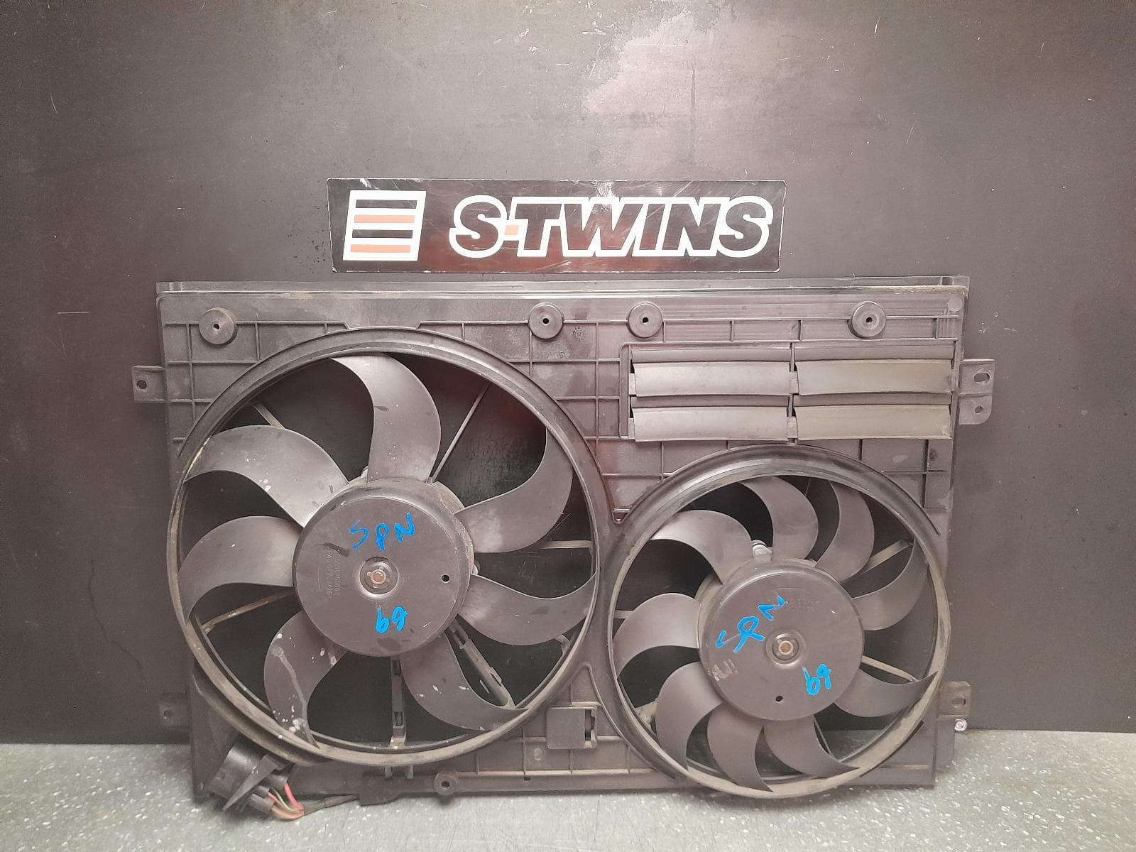 Used auto part listing image: 2012 VOLKSWAGEN GOLF FAN DUAL FAN ASSY, 2.0, PETROL, CCZB/CDLC/CDLG, GEN 6, 10/08-03/13 0000362671
