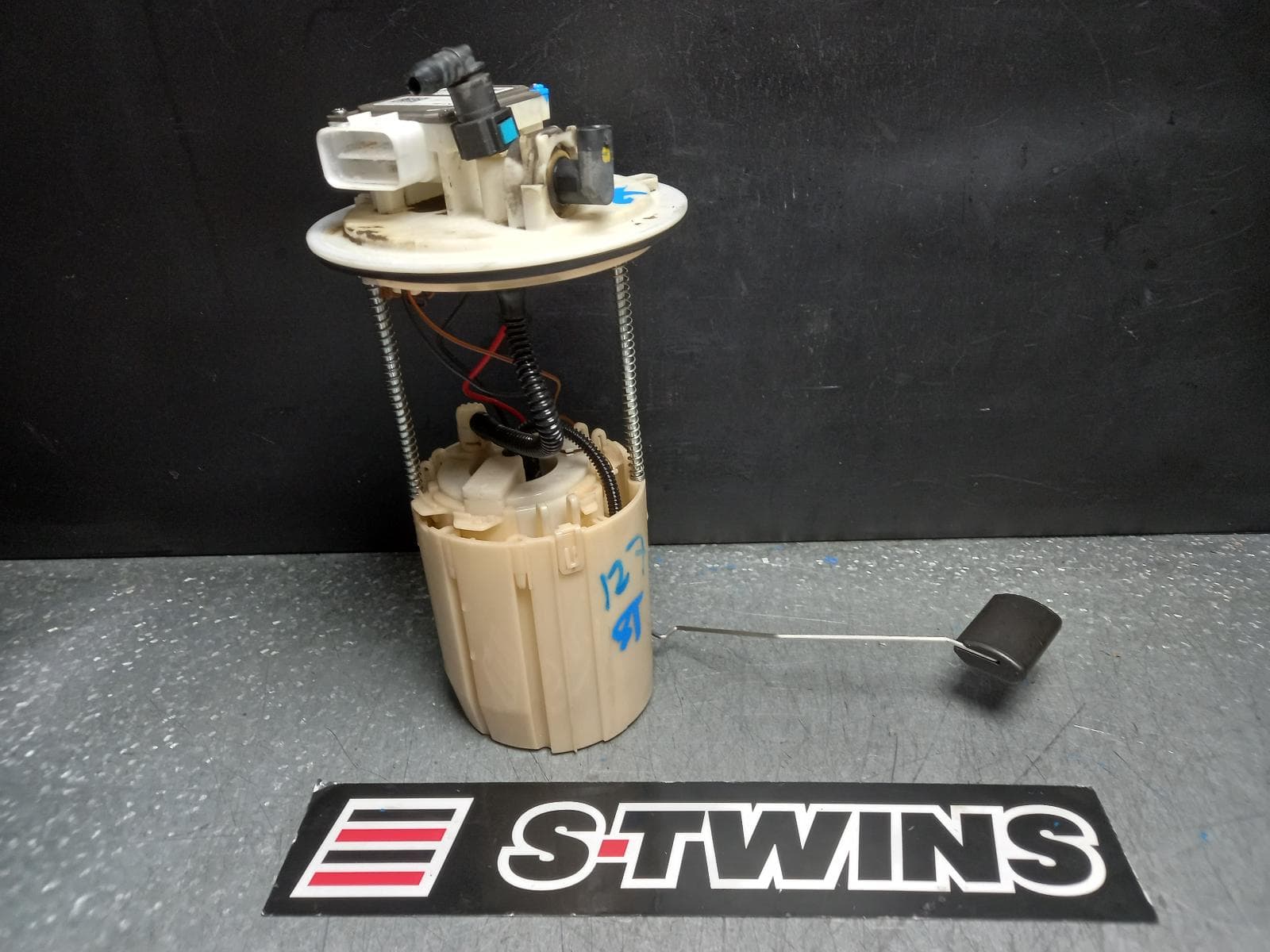 Used auto part listing image: 2016 HYUNDAI TUCSON FUEL PUMP PETROL, 1.6, G4FJ, TL, 06/15-01/21 0000374201