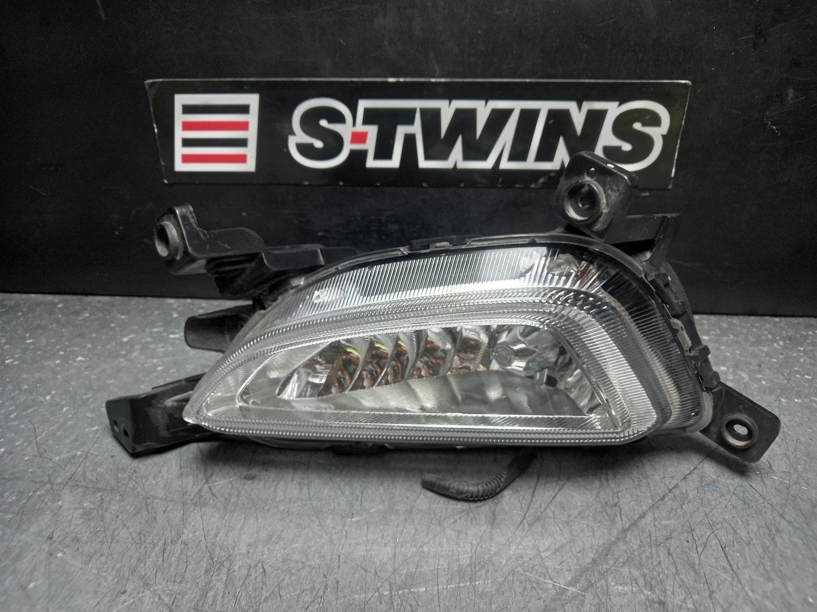 Used auto part listing image: 2016 HYUNDAI TUCSON BUMPER FOGLAMP, TL, CZECH BUILT (VIN TMAJ), 06/15-06/18 0000374206