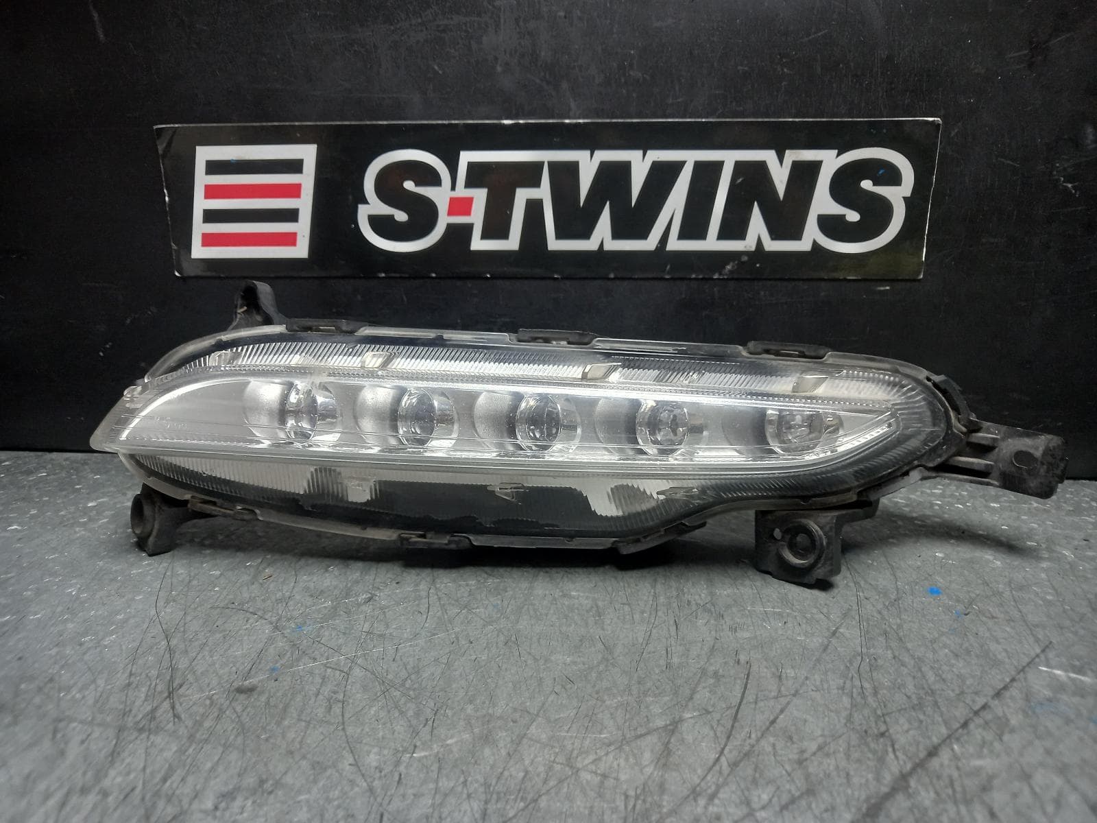 Used auto part listing image: 2016 HYUNDAI TUCSON DAYTIME RUNNING LAMP, TL, CZECH BUILT (VIN TMAJ), 06/15-06/18 0000374207