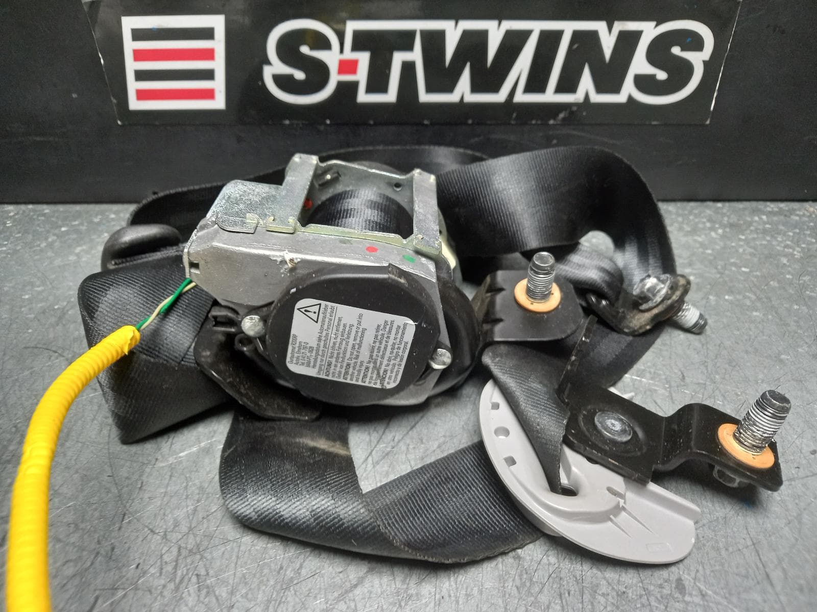 Used auto part listing image: 2016 HYUNDAI TUCSON SEAT BELT STALK LH REAR, SEAT BELT ONLY, W/ PRE-TENSIONER TYPE, TL (VIN TMAJ), 06/15-01/21 0000374223