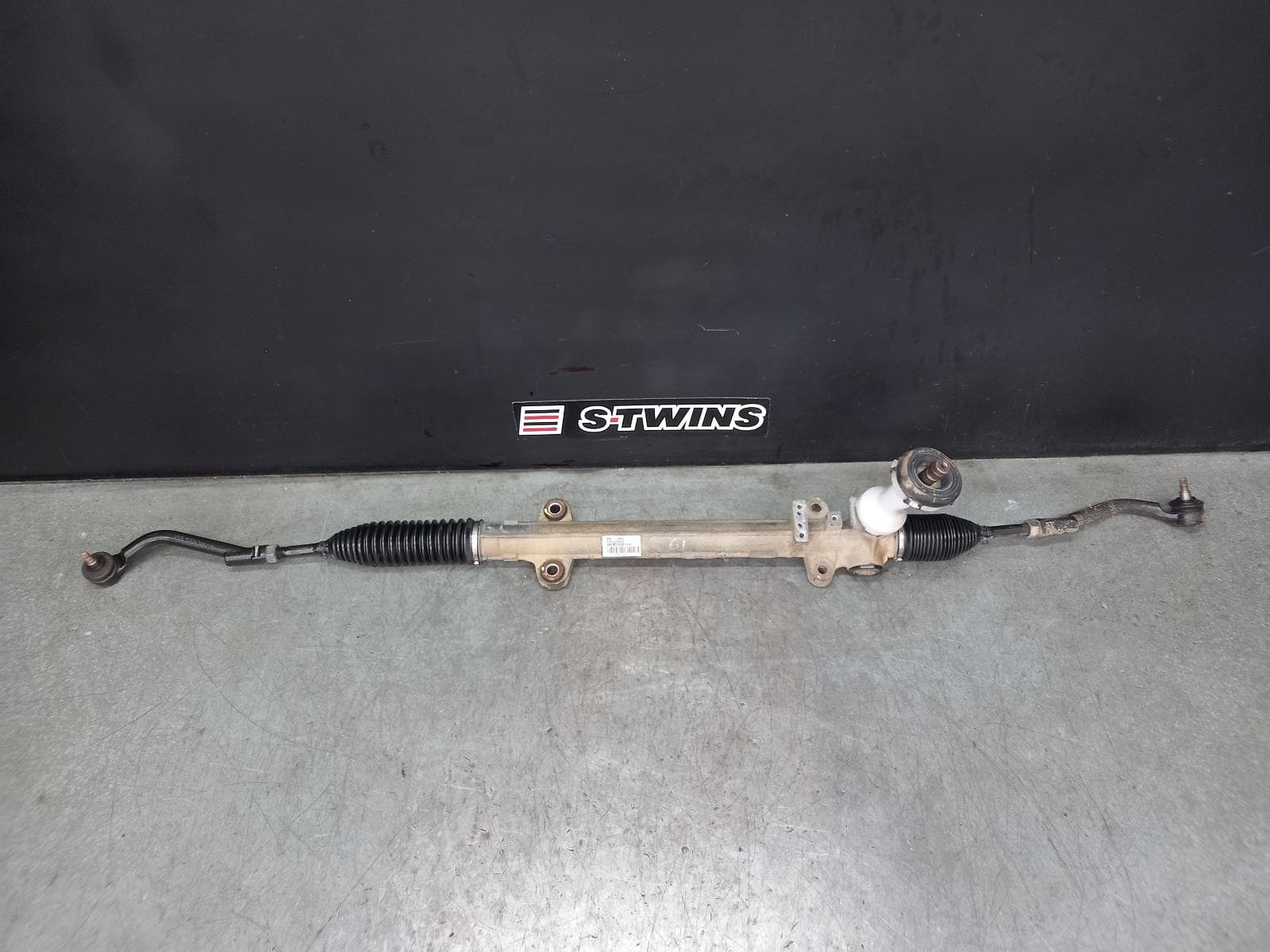 Used auto part listing image: 2013 KIA SORENTO STEERING BOX RACK XM, 10/12-12/14 0000374281