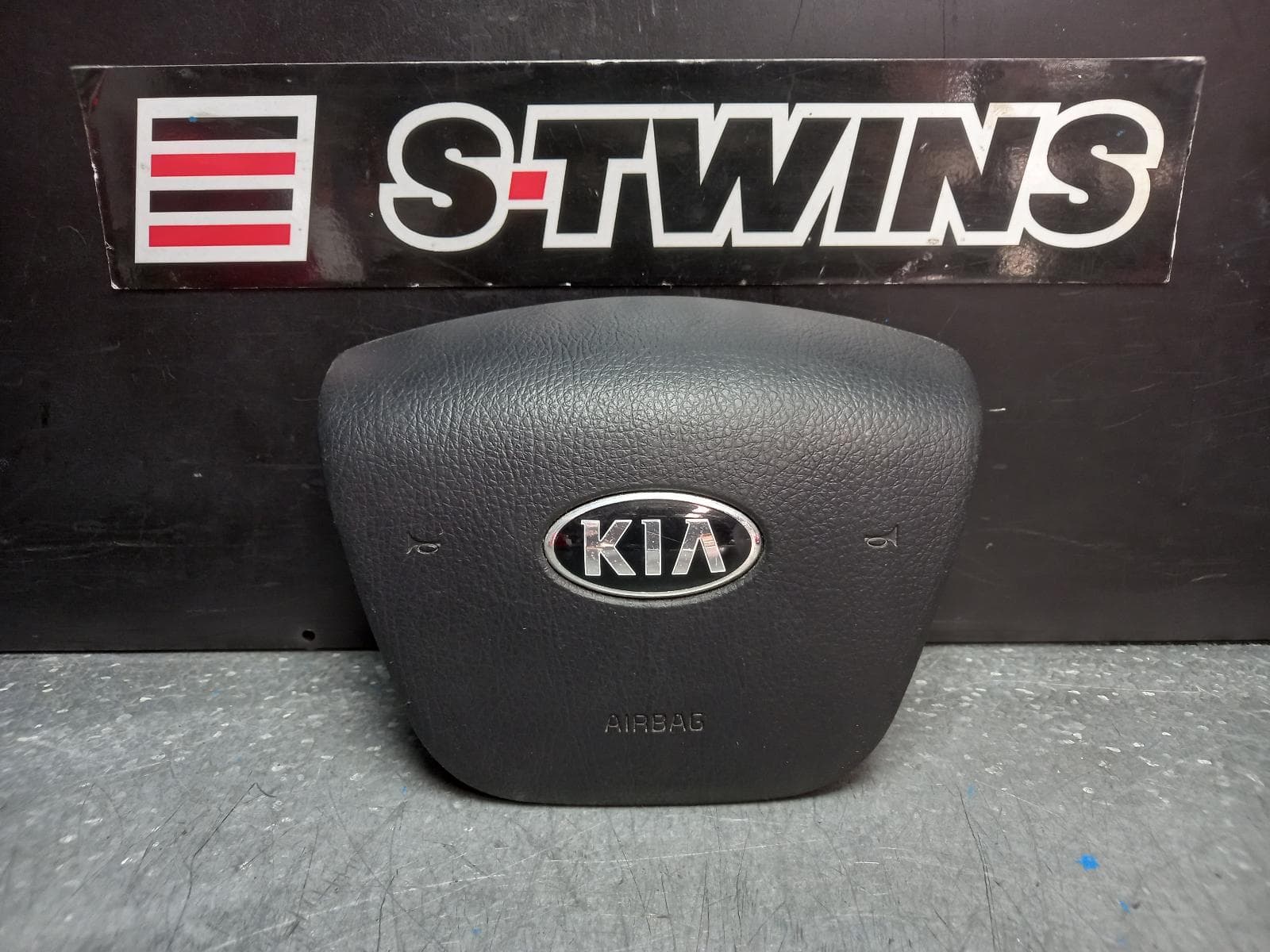 Used auto part listing image: 2013 KIA SORENTO RIGHT AIRBAG STEERING WHEEL, XM, 10/12-12/14 0000374302