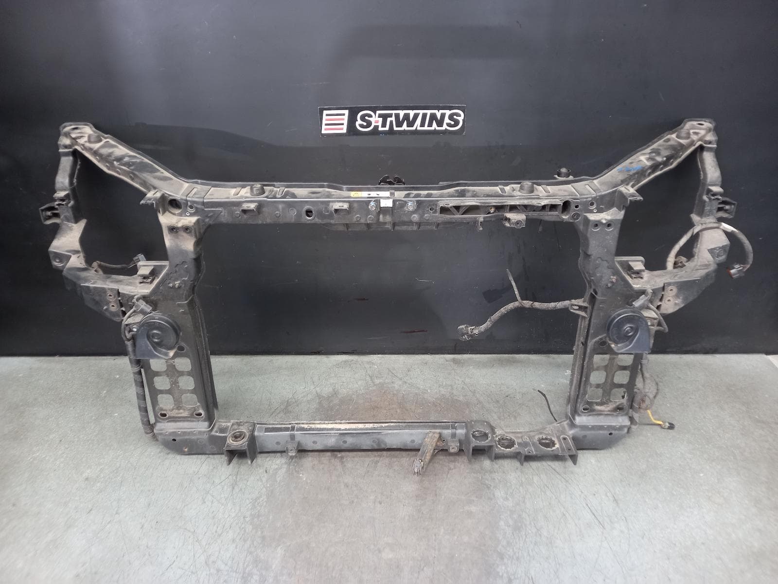 Used auto part listing image: 2013 KIA SORENTO RADIATOR SUPPORT XM, DIESEL, 10/12-12/14 0000374300