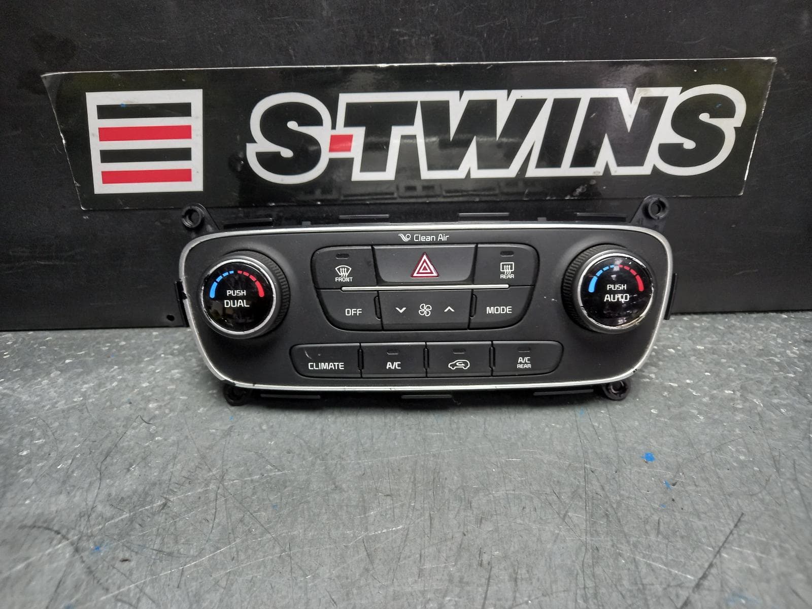 Used auto part listing image: 2013 KIA SORENTO HEATER AC CONTROLS XM, CLIMATE CONTROL TYPE, 10/09-12/14 0000374301