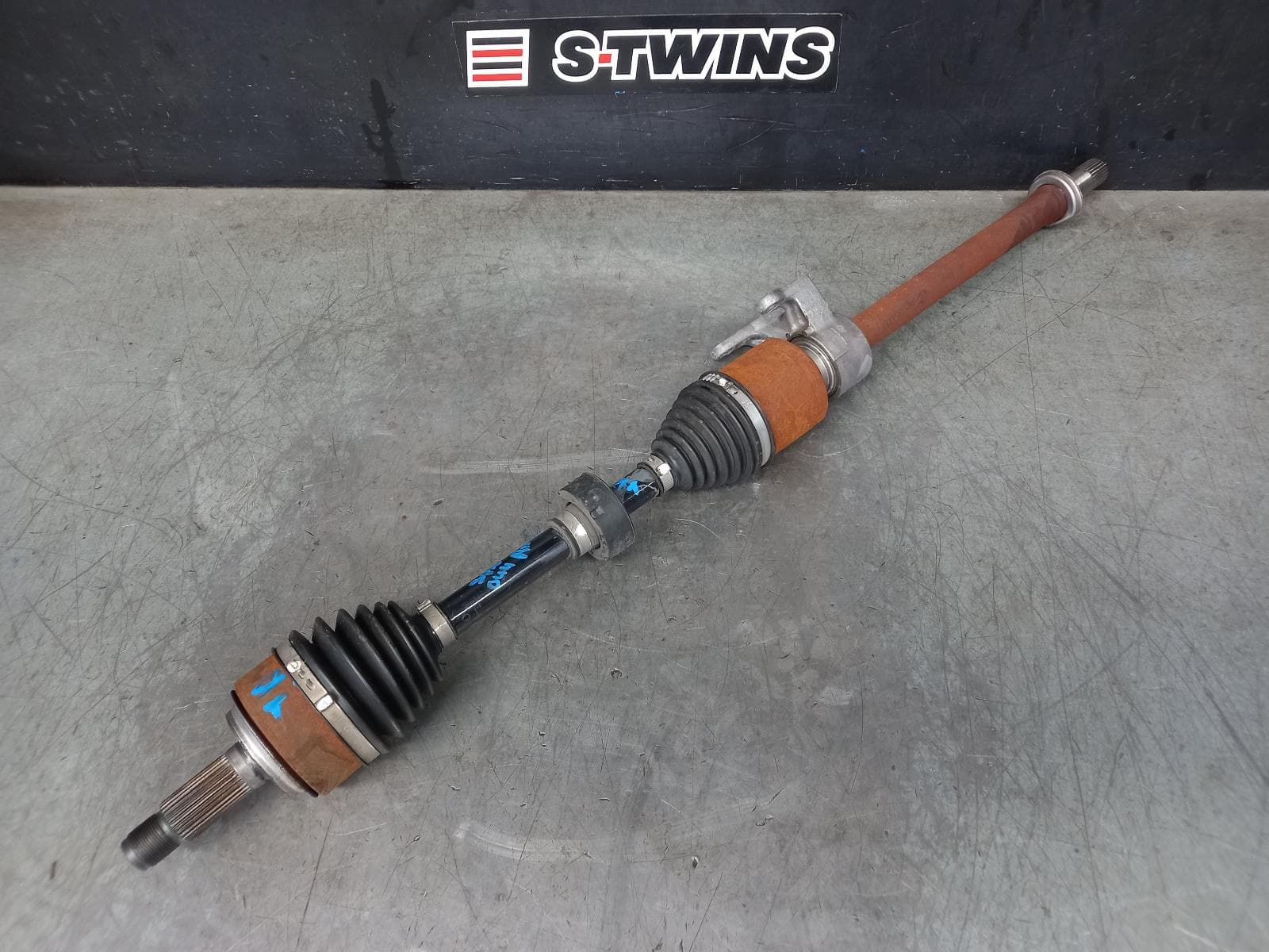 Used auto part listing image: 2016 HONDA ODYSSEY RIGHT DRIVESHAFT AUTO T/M, PETROL, 2.4, RC, 02/14-03/22 0000370743