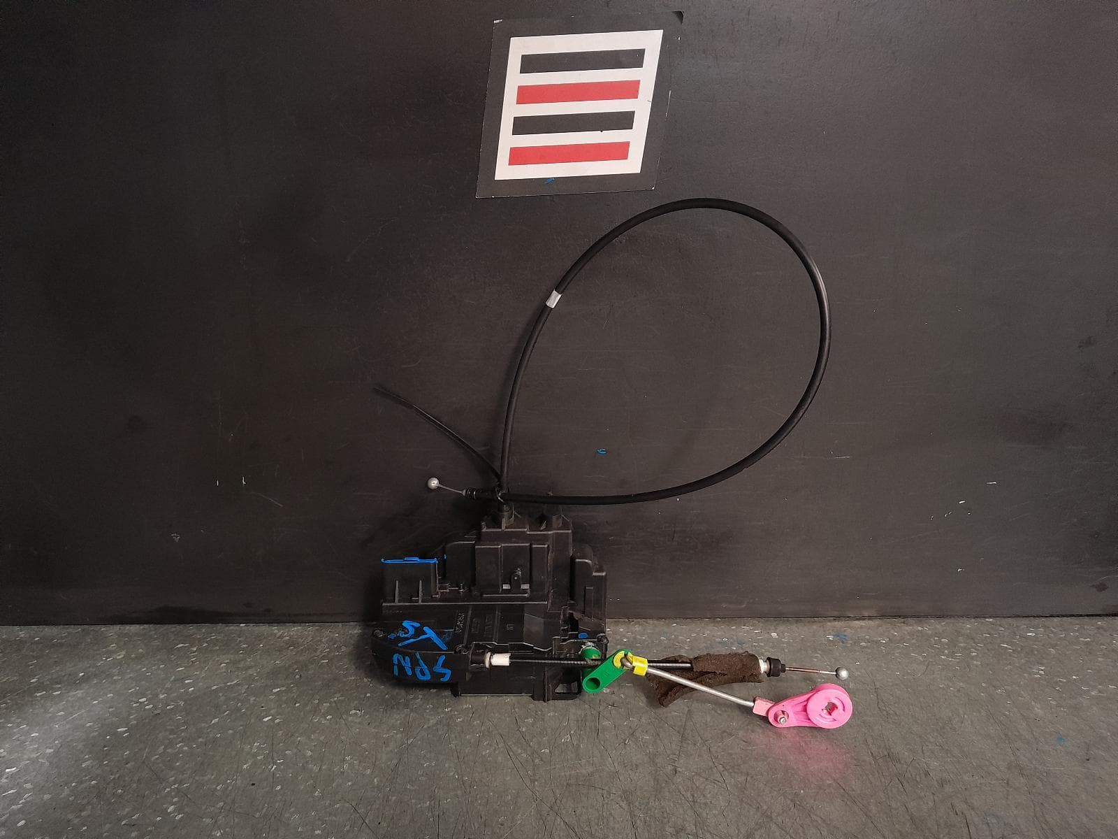 Used auto part listing image: 2014 NISSAN NAVARA DOOR BOOT GATE LOCK D40 (VIN VSK), LEFT FRONT DOOR LOCK, NON RX, 09/05-08/15 0000375317