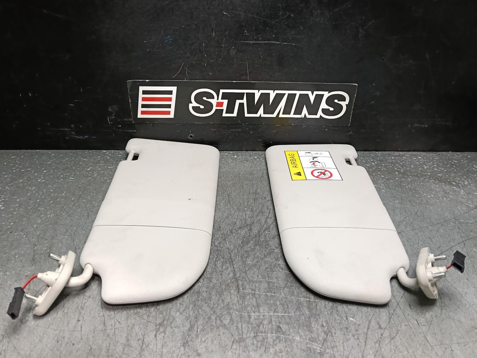 Used auto part listing image: 2020 MG HS SUNVISOR SAS23, PAIR, 08/19-12/24 0000387455