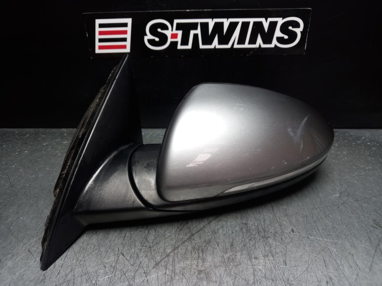 Used auto part listing image: 2018 KIA CERATO LEFT DOOR MIRROR BD, COLOUR CODED, MANUAL FOLD, NON BLIND SPOT TYPE, 04/18-09/24 0000373693