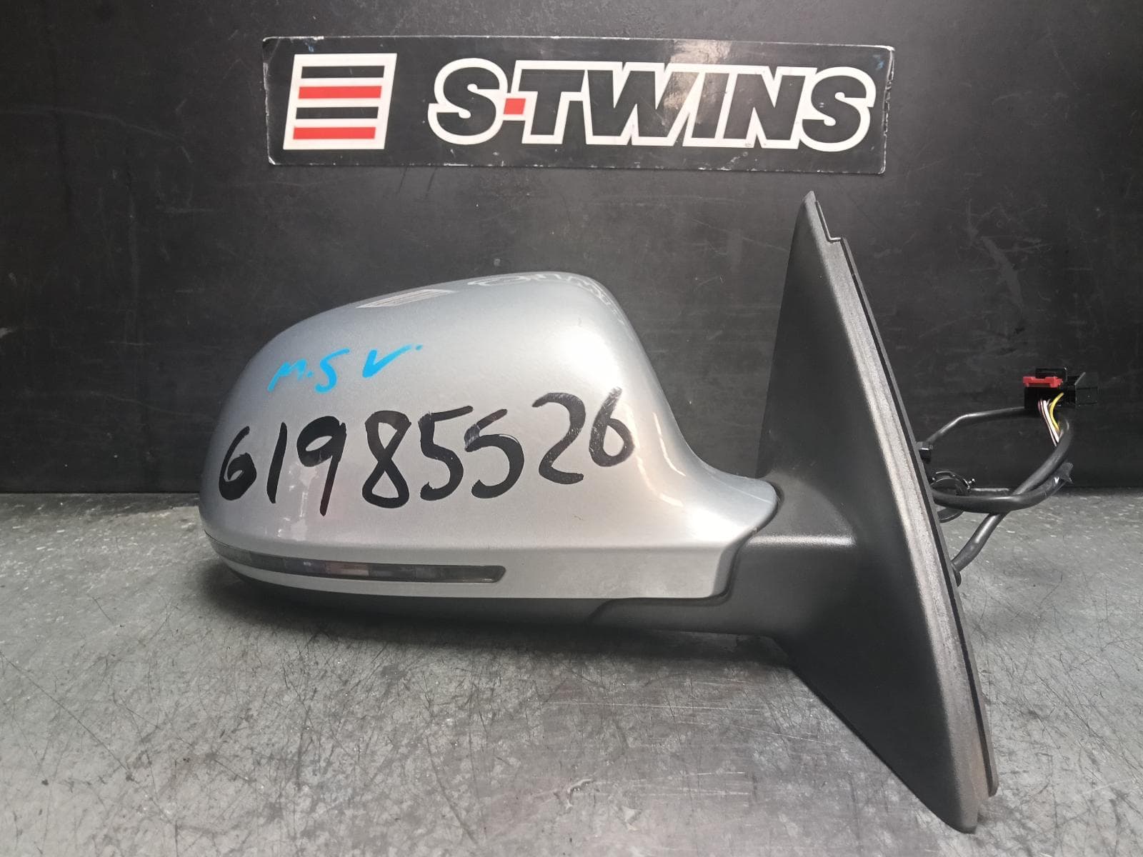 Used auto part listing image: 2014 AUDI Q3 RIGHT DOOR MIRROR POWER, NON AUTO FOLD, NON HEATED, NON LANE ASSIST, 8U, 03/12-12/18 0000409068