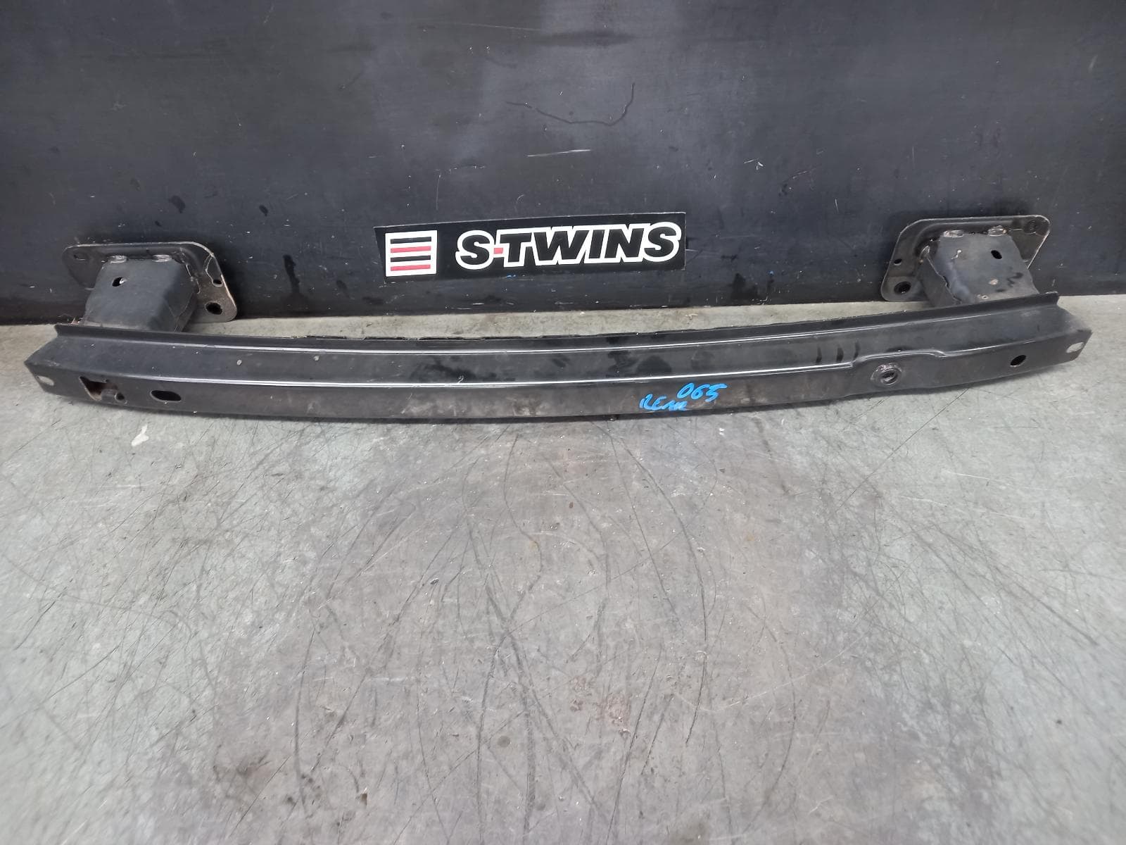 Used auto part listing image: 2013 FORD FOCUS R BAR BRACKET REINFO REINFORCEMENT, HATCH, LW, 08/12-08/15 0000361127