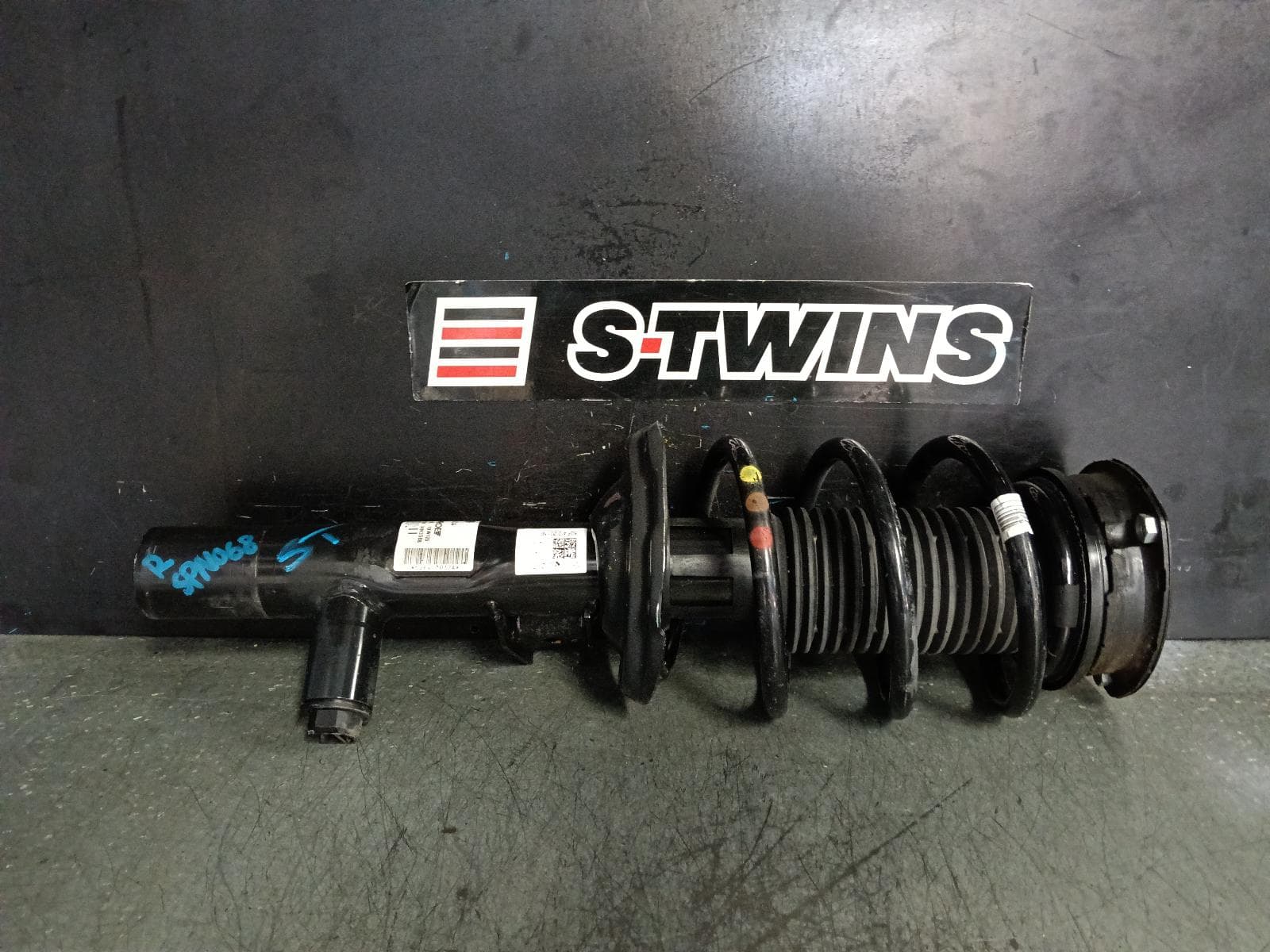Used auto part listing image: 2018 VOLKSWAGEN TIGUAN RIGHT FRONT STRUT 5NA, ELECTRONIC TYPE, 06/16-02/24 0000394296