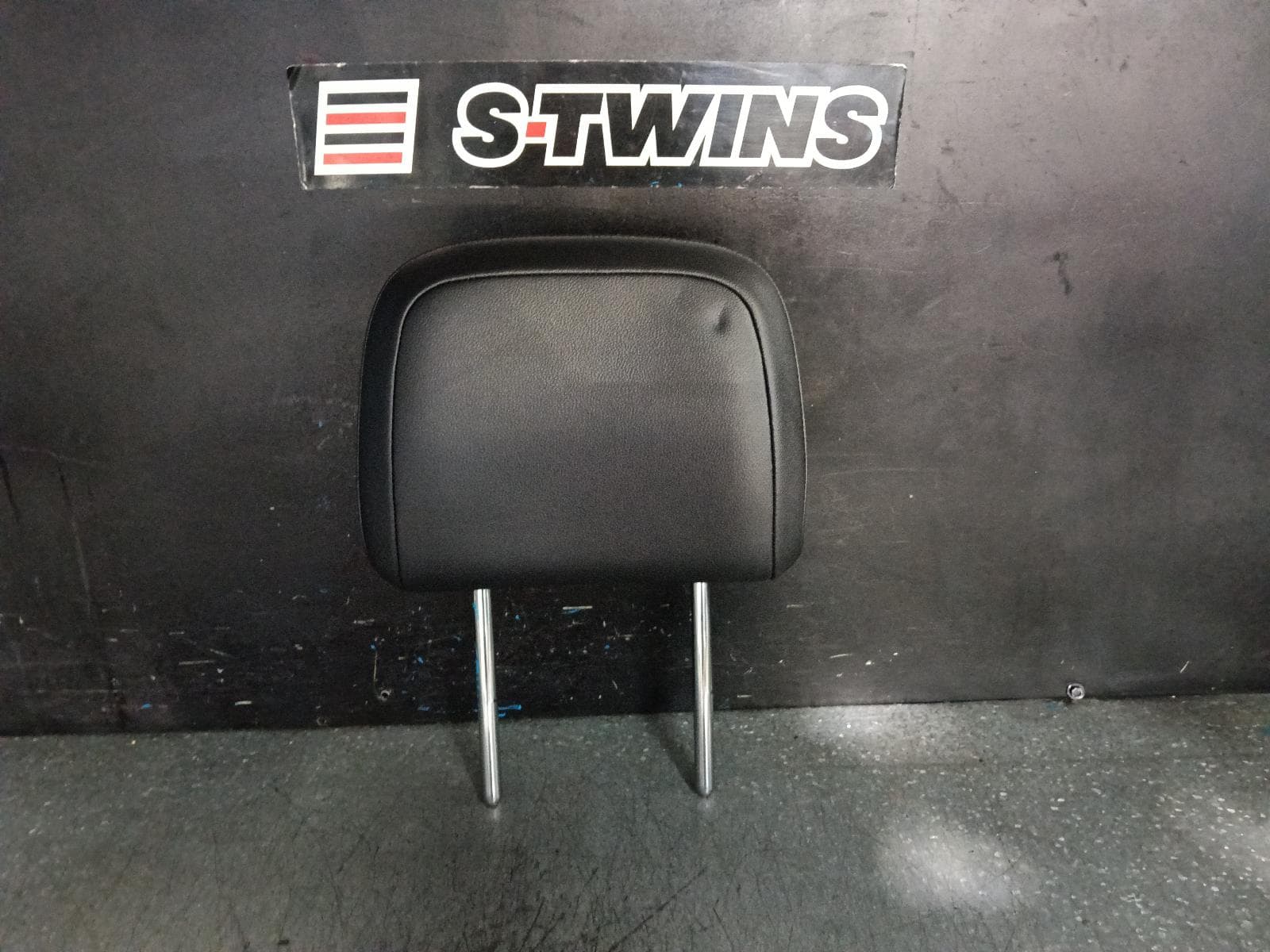 Used auto part listing image: 2018 VOLKSWAGEN TIGUAN HEADREST 5NA, 06/16-02/24 0000394319