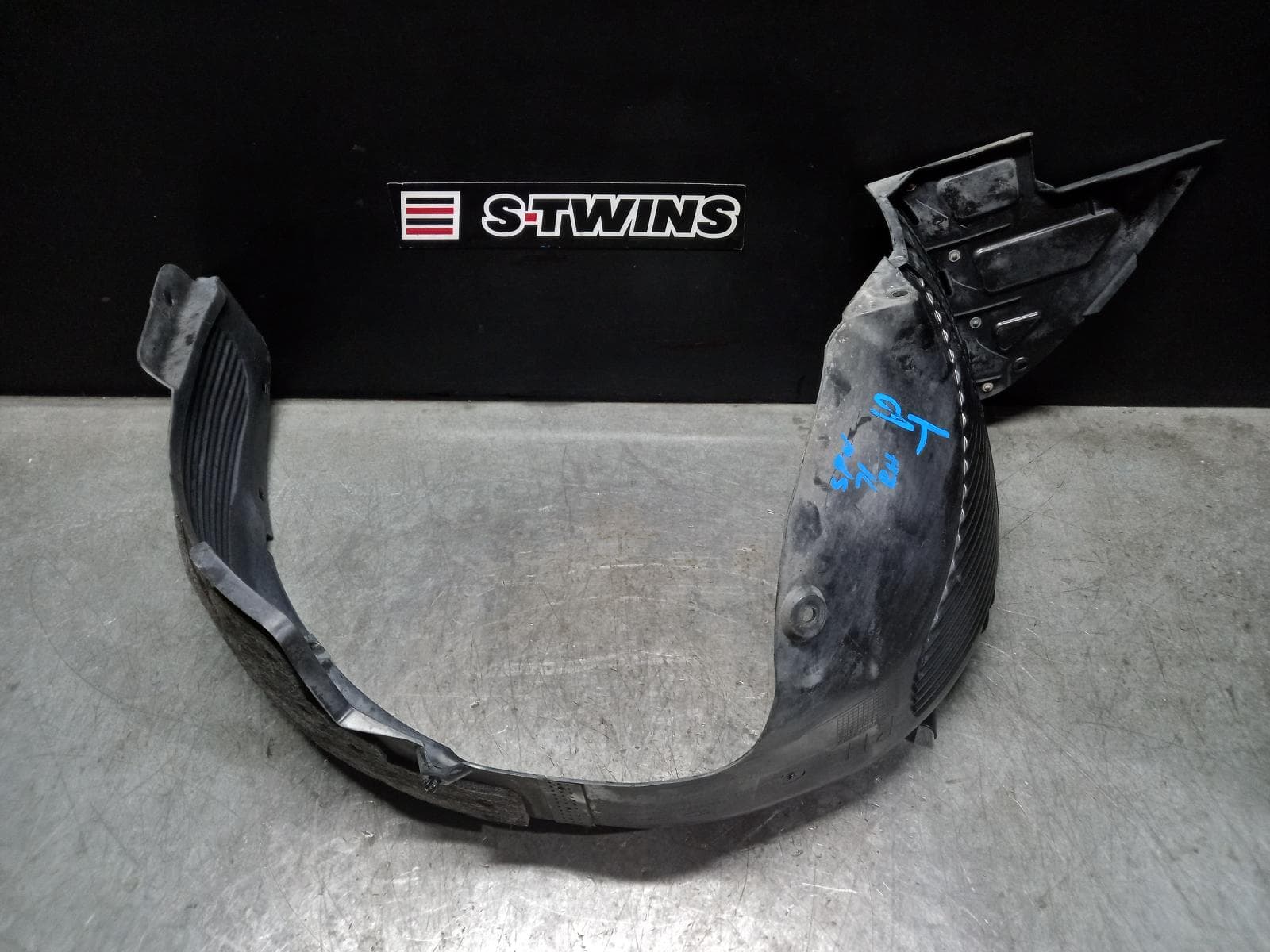 Used auto part listing image: 2015 KIA CERATO RIGHT GUARD LINER YD, FRONT, SEDAN/HATCH, 04/13-02/16 0000373712