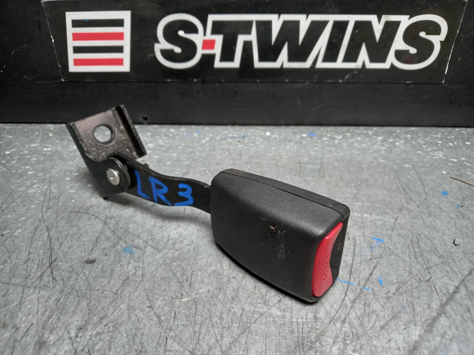 Used auto part listing image: 2018 MITSUBISHI OUTLANDER SEAT BELT STALK LH REAR 3RD ROW, SEAT BELT STALK ONLY, ZJ-ZL, 7 SEATER, 10/12-07/21 0000374650