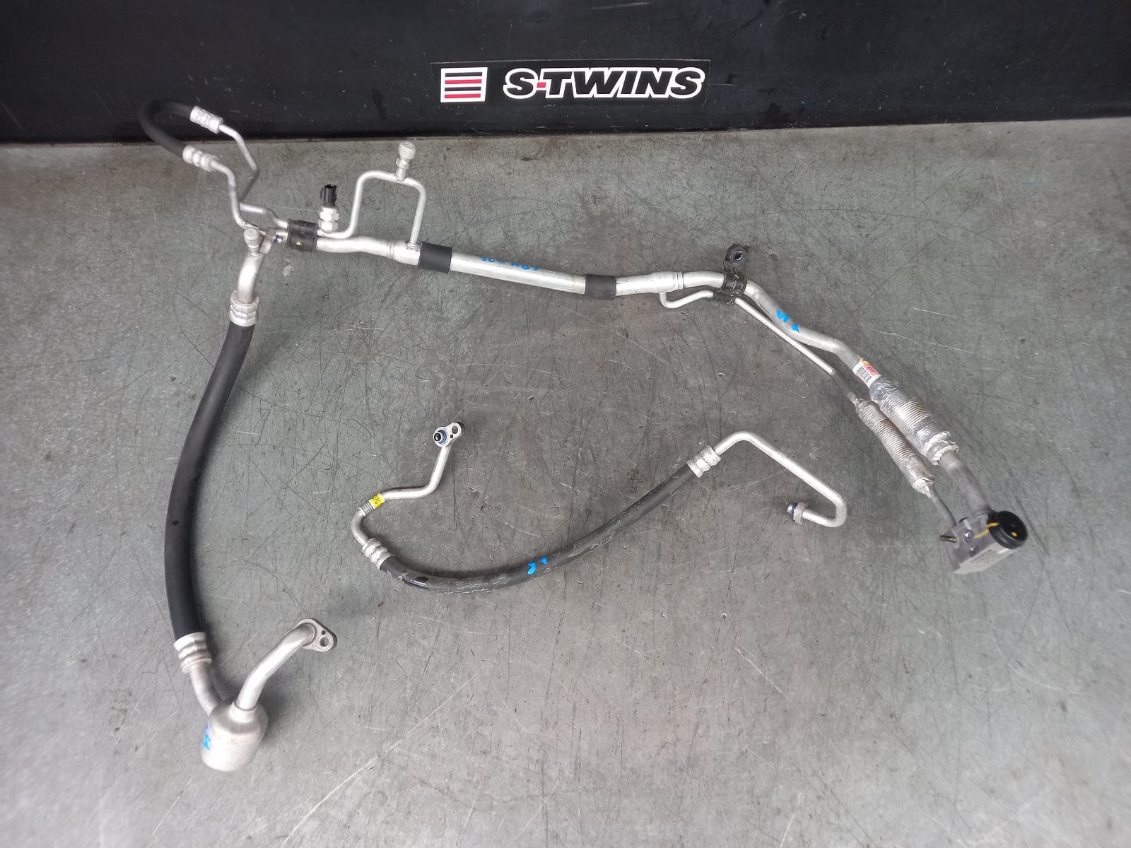Used auto part listing image: 2020 HYUNDAI TUCSON A C HOSES PETROL, 2.0, UNDER BONNET SET, TL, 06/15- 0000361476