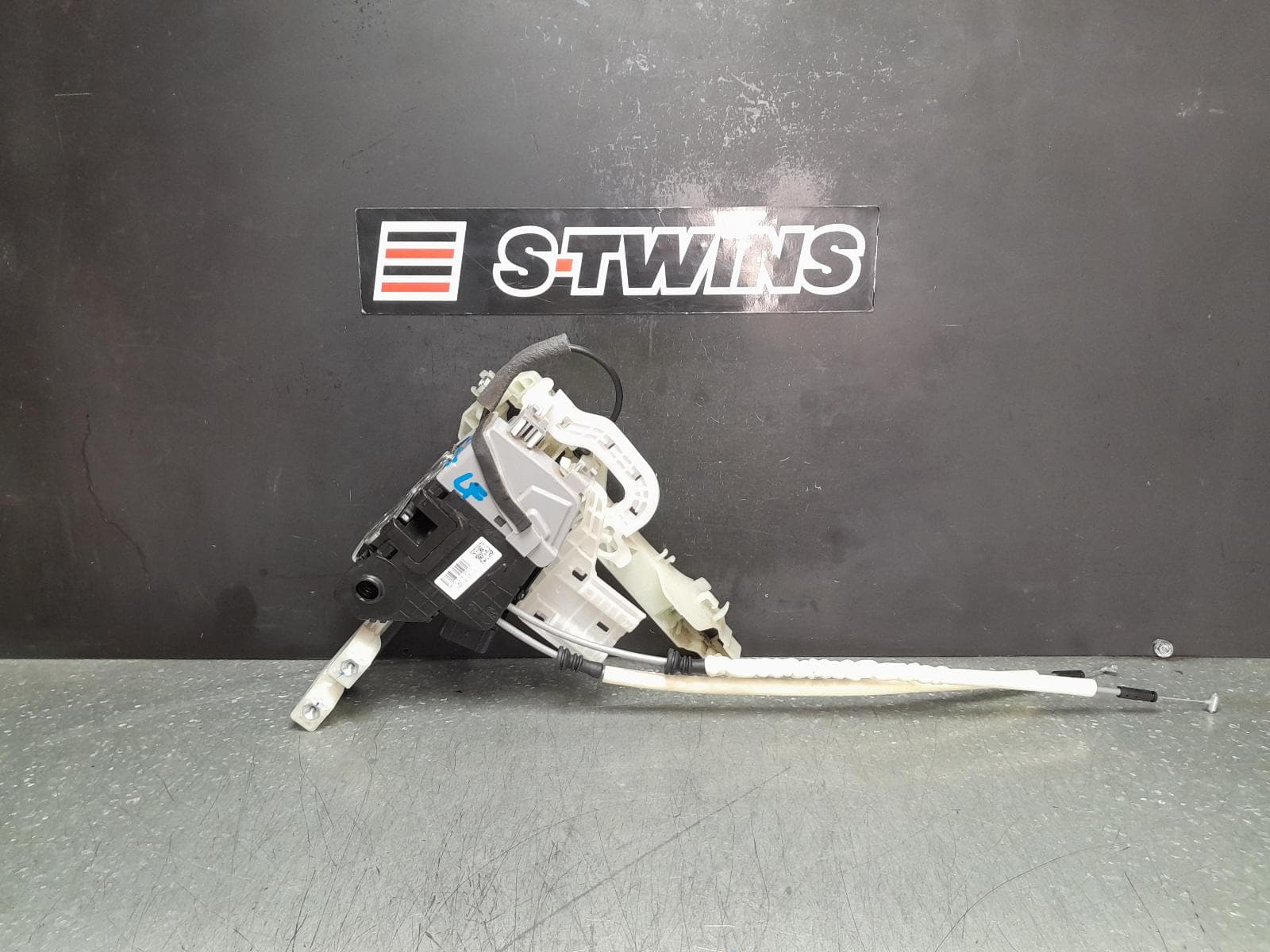 Used auto part listing image: 2020 HYUNDAI TUCSON DOOR BOOT GATE LOCK LEFT FRONT DOOR LOCK, VIN KMH, TL, 06/15-01/21 0000361495
