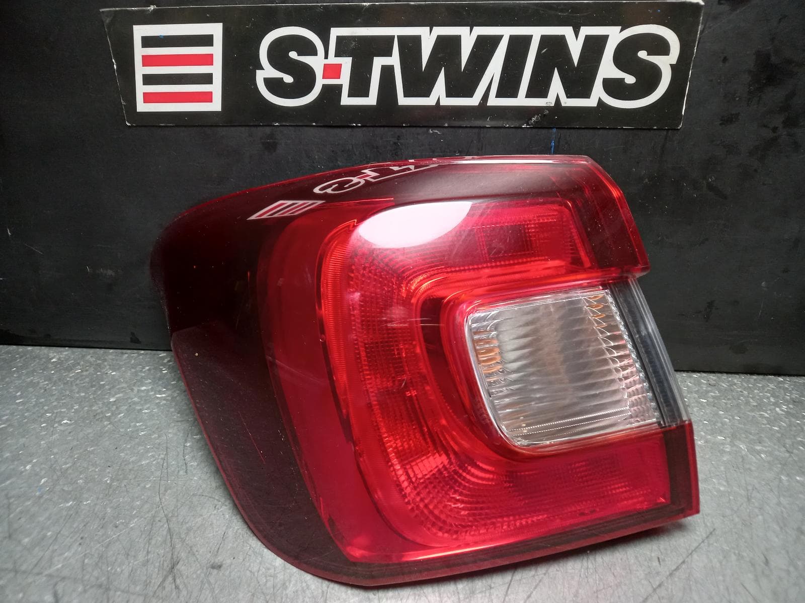 Used auto part listing image: 2016 SUBARU LEVORG LEFT TAILLIGHT V1, 05/16-12/20 0000375997