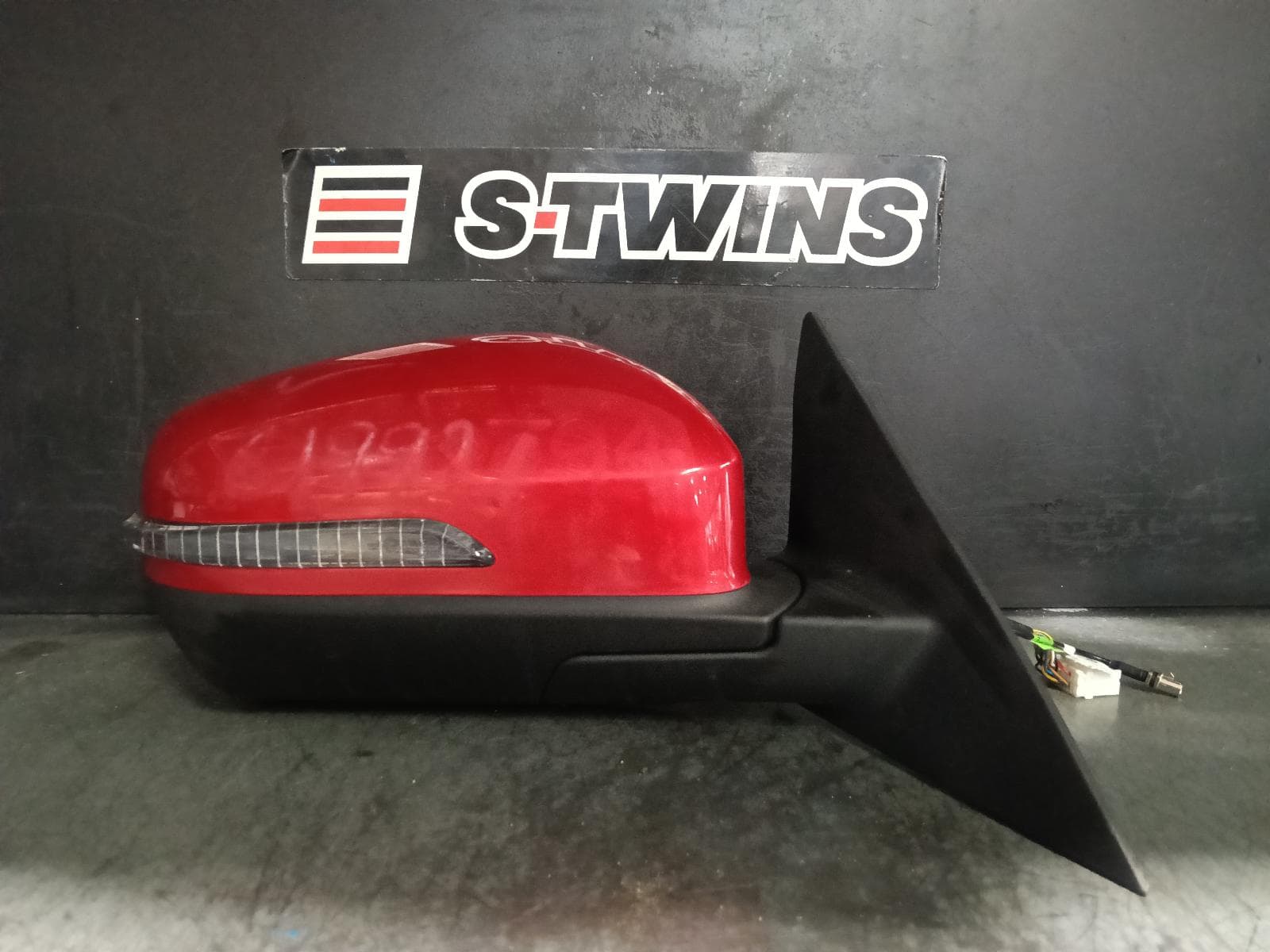 Used auto part listing image: 2024 CHERY TIGGO 4 PRO RIGHT DOOR MIRROR 1ST GEN, W/ POWER FOLD, CAMERA TYPE, COLOUR CODED, 06/24- 0000407370