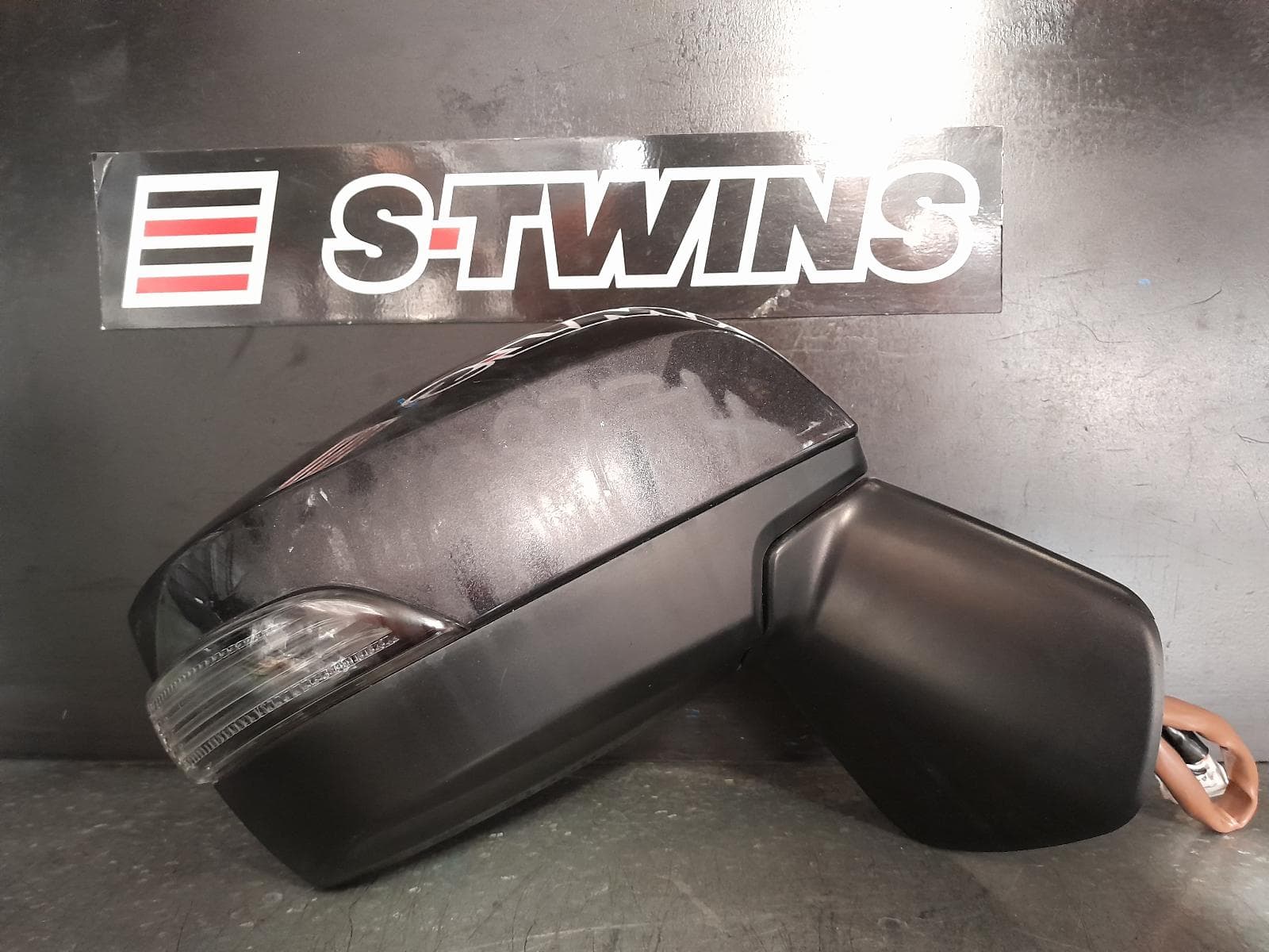 Used auto part listing image: 2017 SUBARU WRX RIGHT DOOR MIRROR V1, POWER FOLDING, HEATED, NON CAMERA TYPE, 03/14-10/21 0000365871