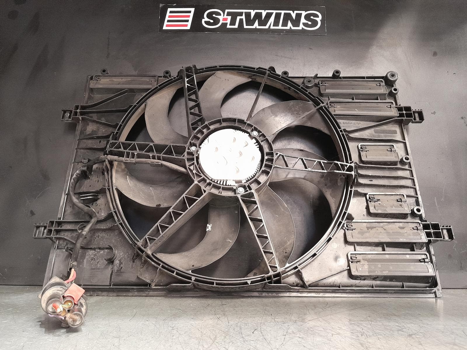 Used auto part listing image: 2016 AUDI A3 FAN SINGLE FAN ASSY, 2.0, PETROL, CZPB CODE, 400W (MAGNA), 8V, 05/16-10/20 0000375651
