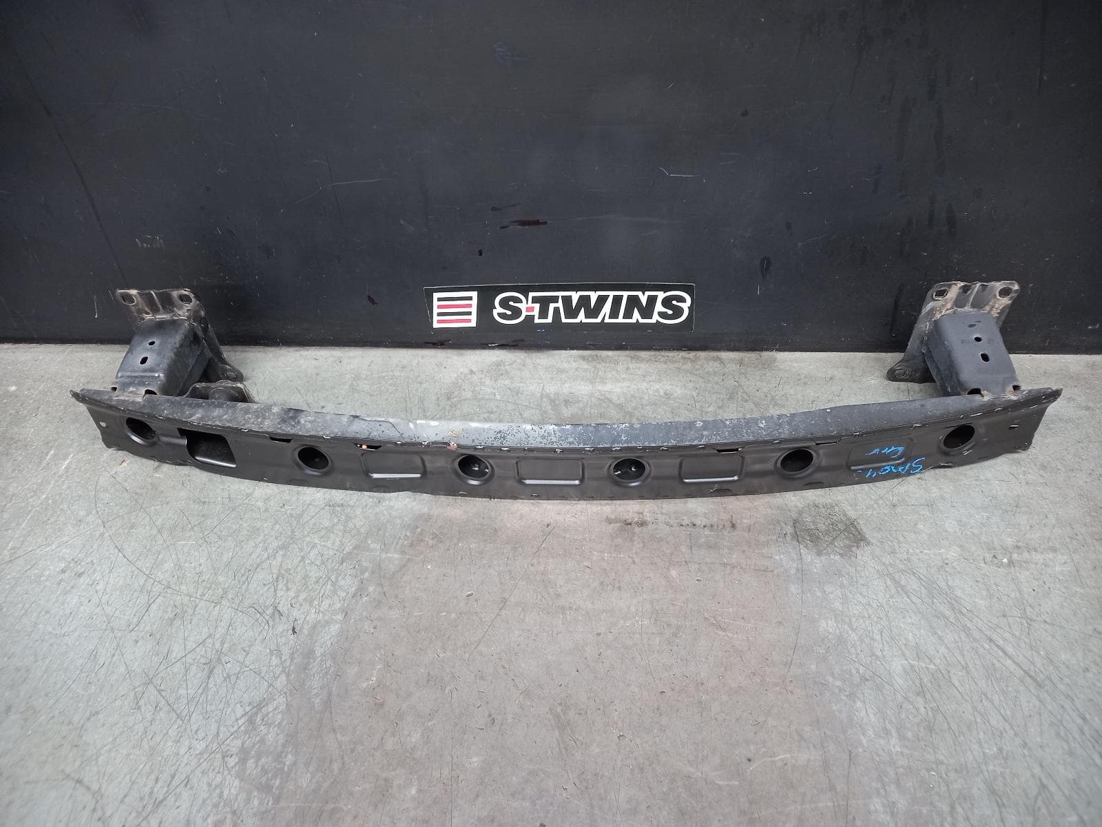Used auto part listing image: 2016 AUDI A3 R BAR BRACKET REINFO REINFORCEMENT, 8V, A3/S3, SEDAN/CABRIO, 03/13-10/20 0000375672