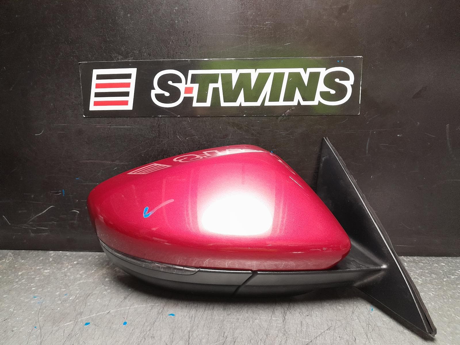 Used auto part listing image: 2020 MG HS RIGHT DOOR MIRROR SAS23, HEATED, ELECT ADJ, COLOUR CODED, 09/19-12/24 0000368302