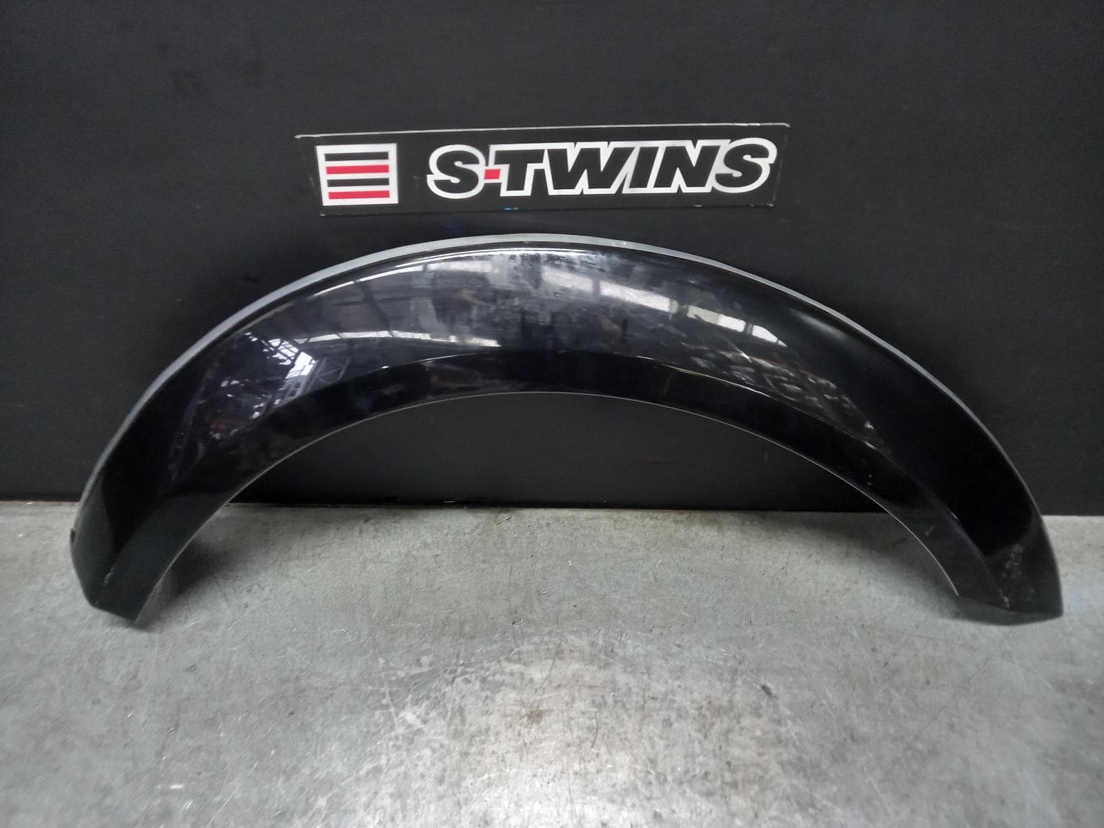 Used auto part listing image: 2014 MITSUBISHI TRITON WHEEL ARCH FLARE LH FRONT, ML-MN, 07/06-04/15 0000376120