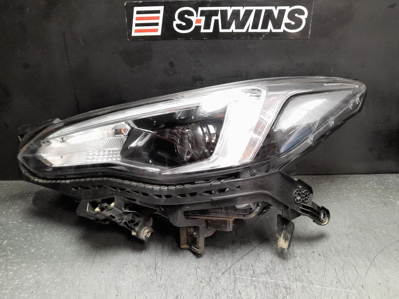 Used auto part listing image: 2022 SUBARU XV LEFT HEADLAMP G5X, LED TYPE, 05/20-06/23 0000376059