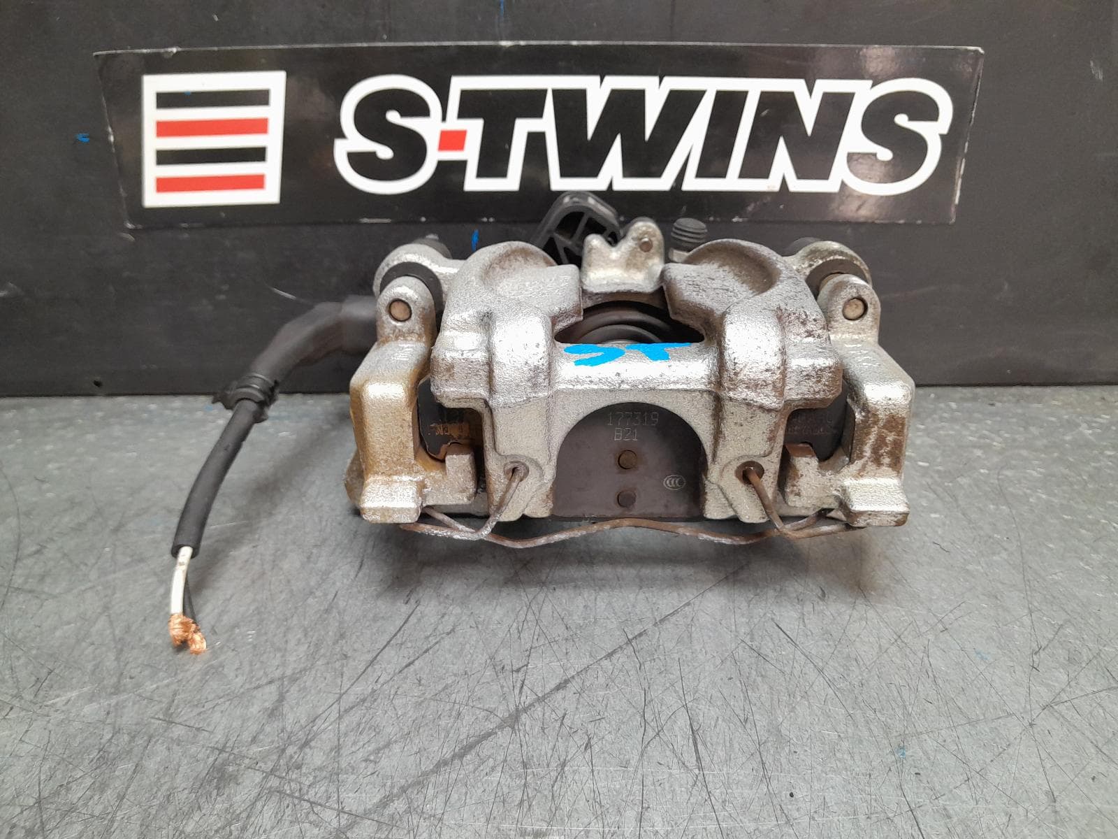 Used auto part listing image: 2022 SUBARU XV CALIPER RH REAR, G5X, 03/17-06/23 0000376404