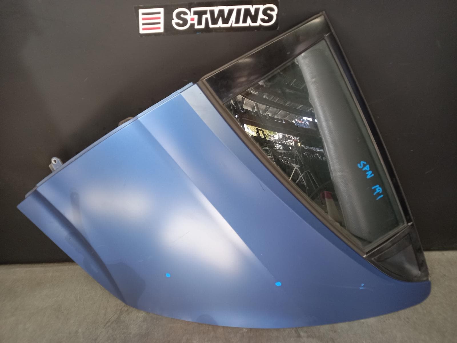 Used auto part listing image: 2015 HYUNDAI VELOSTER LEFT REAR DOOR SLIDING FS, 02/11-02/18 0000373811