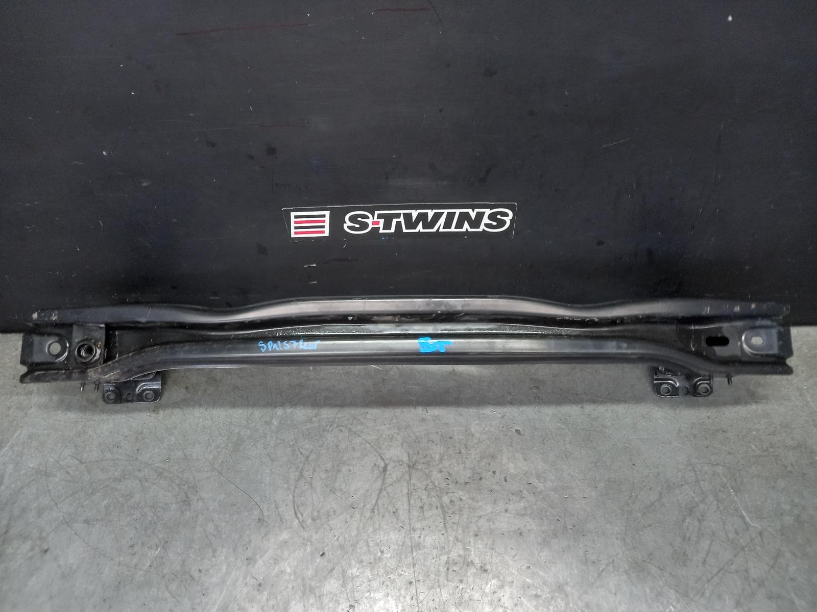 Used auto part listing image: 2016 VOLKSWAGEN TIGUAN R BAR BRACKET REINFO MAIN REINFORCEMENT, NON ALLSPACE, 5NA, 05/16-02/24 0000400767