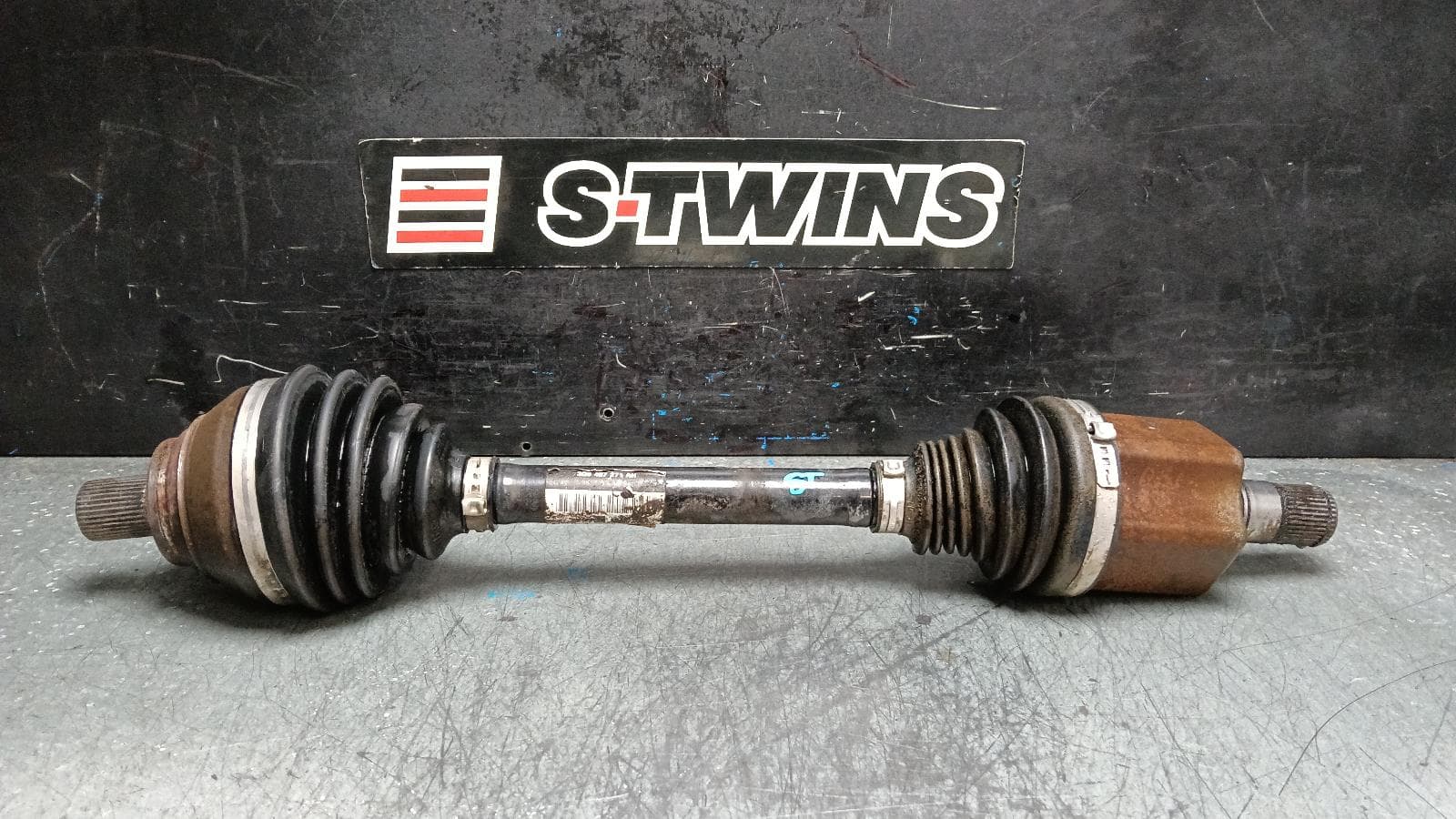 Used auto part listing image: 2016 VOLKSWAGEN TIGUAN LEFT DRIVESHAFT FRONT, AWD, 132TSI/110TDI/140TDI, 5NA, 06/16-02/24 0000400768