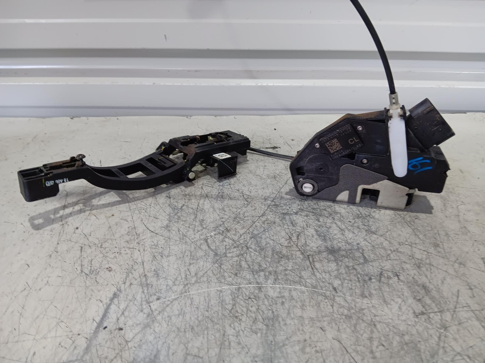 Used auto part listing image: 2018 MAZDA BT50 DOOR BOOT GATE LOCK LEFT REAR DOOR LOCK, UP-UR, DUAL CAB, 10/11-06/20 0000363710