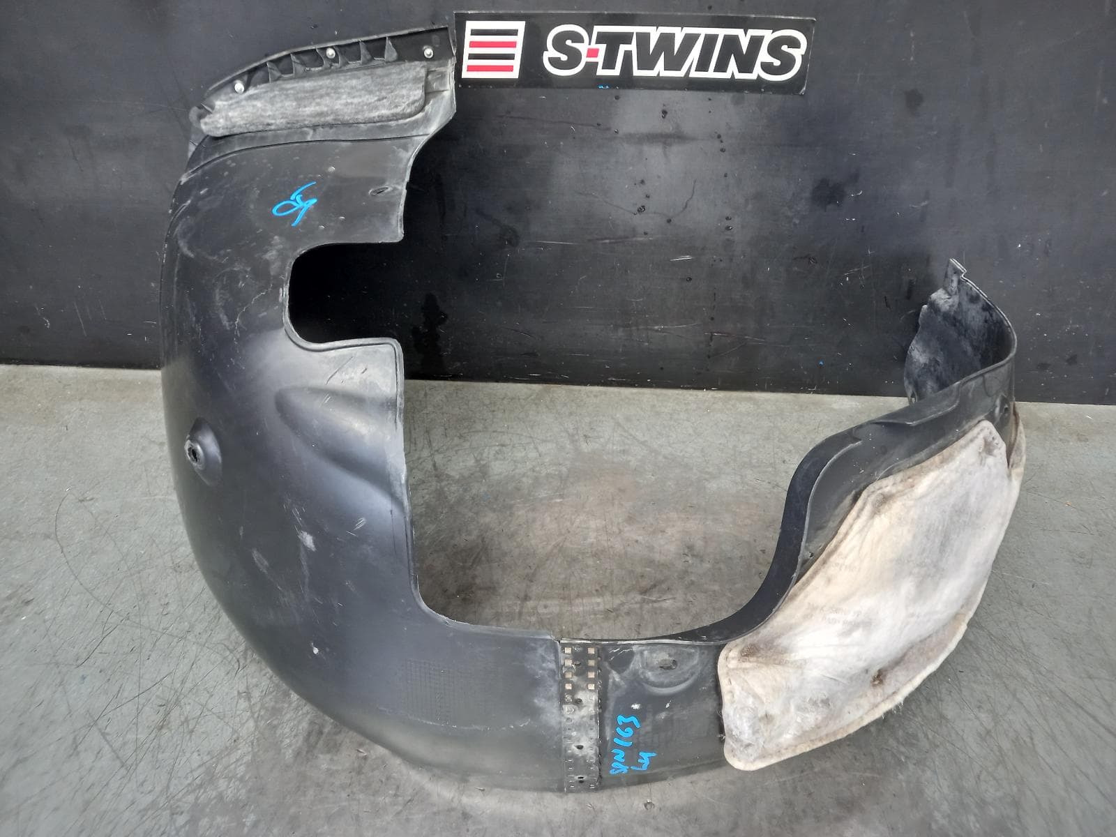 Used auto part listing image: 2019 HYUNDAI I30 LEFT GUARD LINER FRONT, PD, HATCH (S.KOREA VIN KMHH), STANDARD TYPE, 03/17-07/20 0000371456