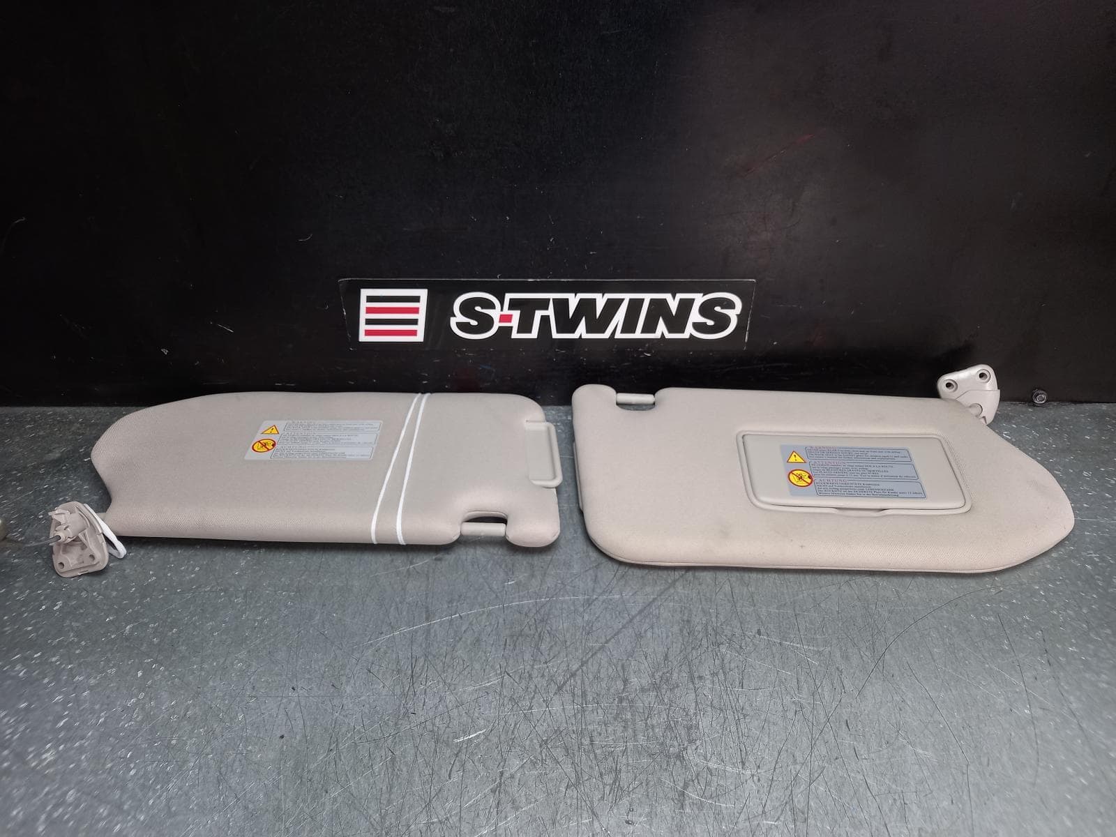 Used auto part listing image: 2017 NISSAN PATHFINDER SUNVISOR R52, PAIR, 06/13-04/21 0000373416