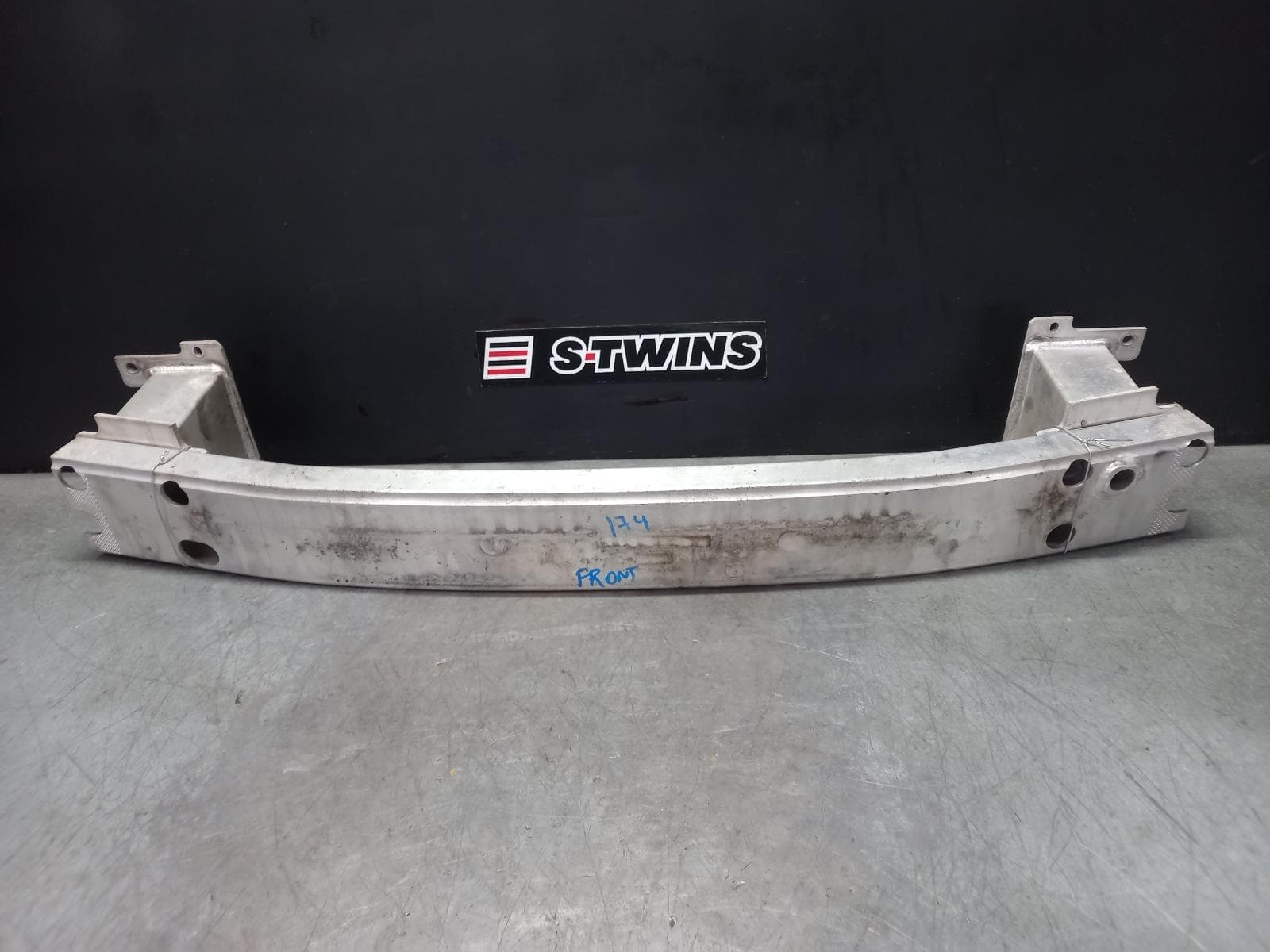 Used auto part listing image: 2017 NISSAN PATHFINDER F BAR REINFORC BRACK REINFORCEMENT, R52, 06/13-04/21 0000373466