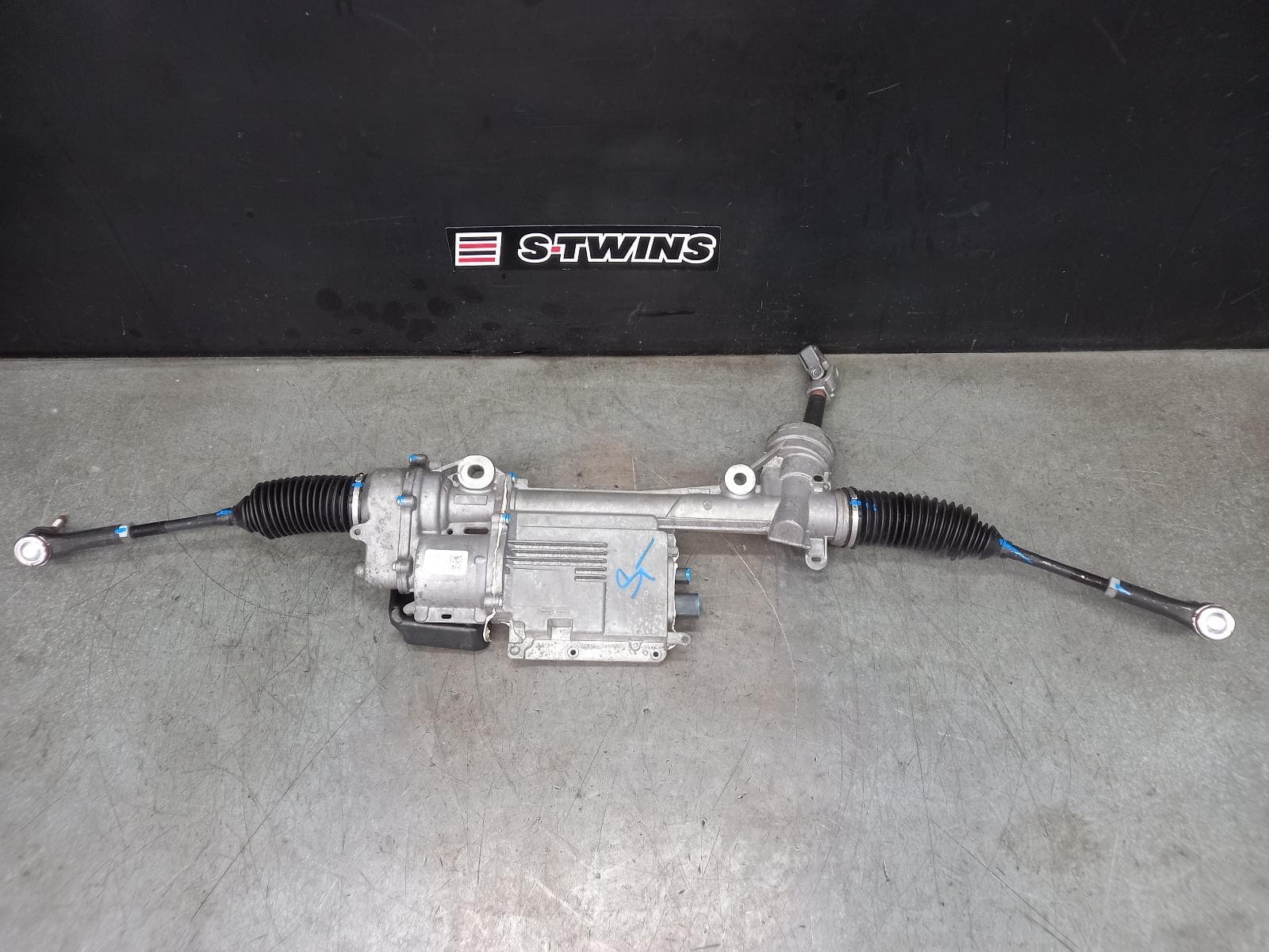 Used auto part listing image: 2022 FORD MUSTANG STEERING BOX RACK FN, 10/17-04/23 0000379276