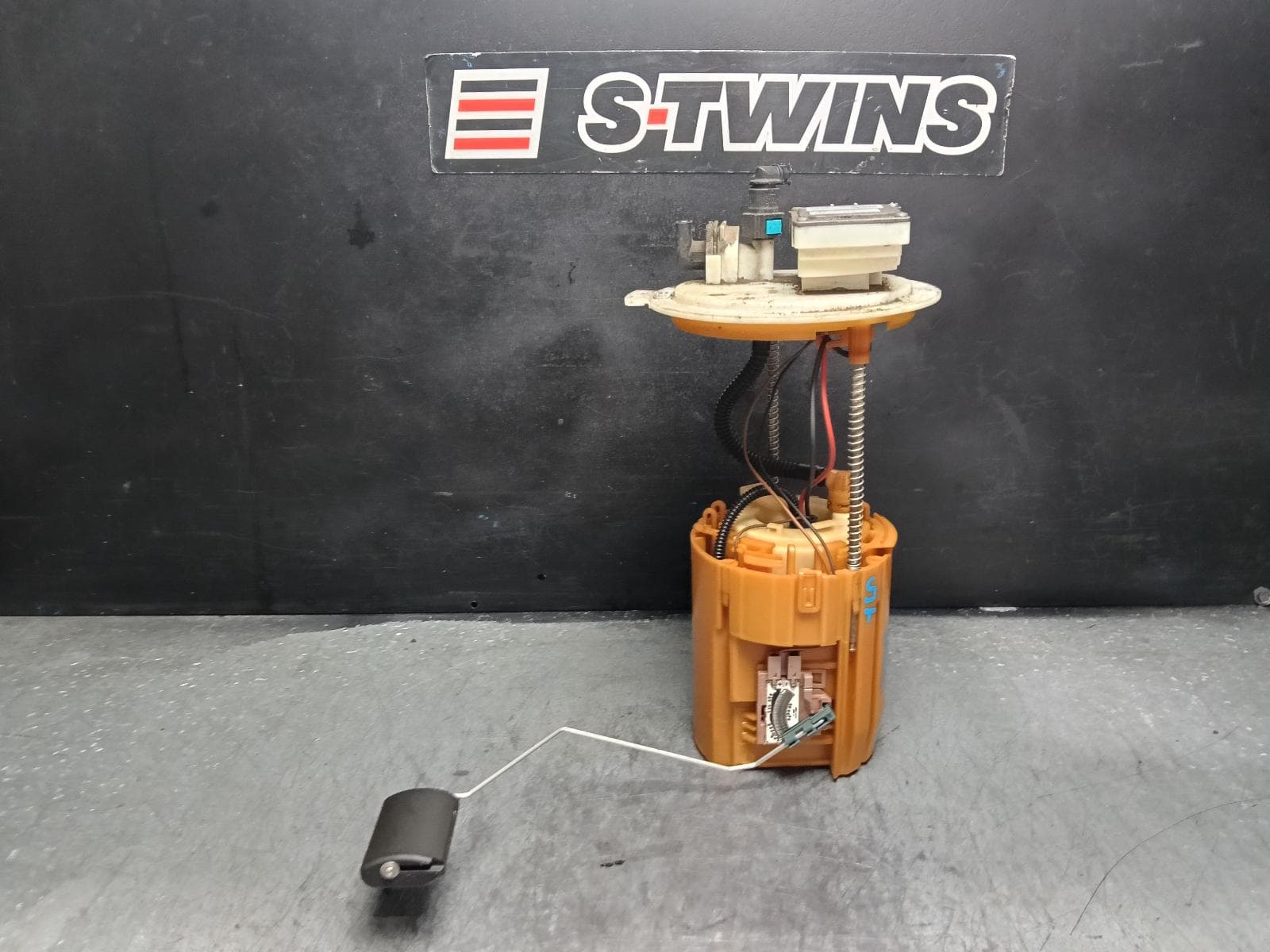 Used auto part listing image: 2015 HYUNDAI TUCSON FUEL PUMP PETROL, 2.0, G4NC, TL, 06/15-01/21 0000407051