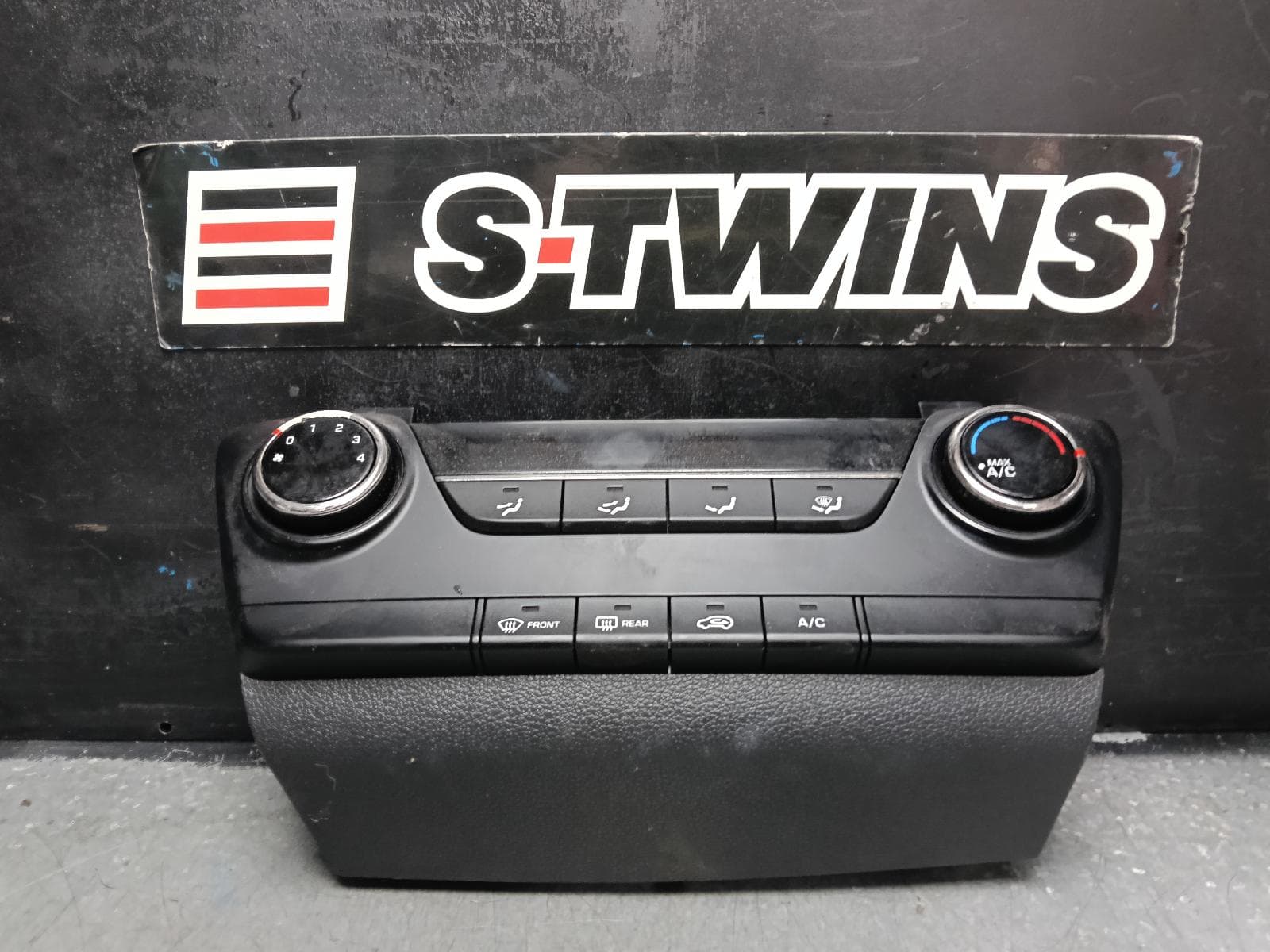 Used auto part listing image: 2015 HYUNDAI TUCSON HEATER AC CONTROLS TL, SINGLE ZONE CLIMATE CONTROL TYPE, 06/15-01/21 0000407057
