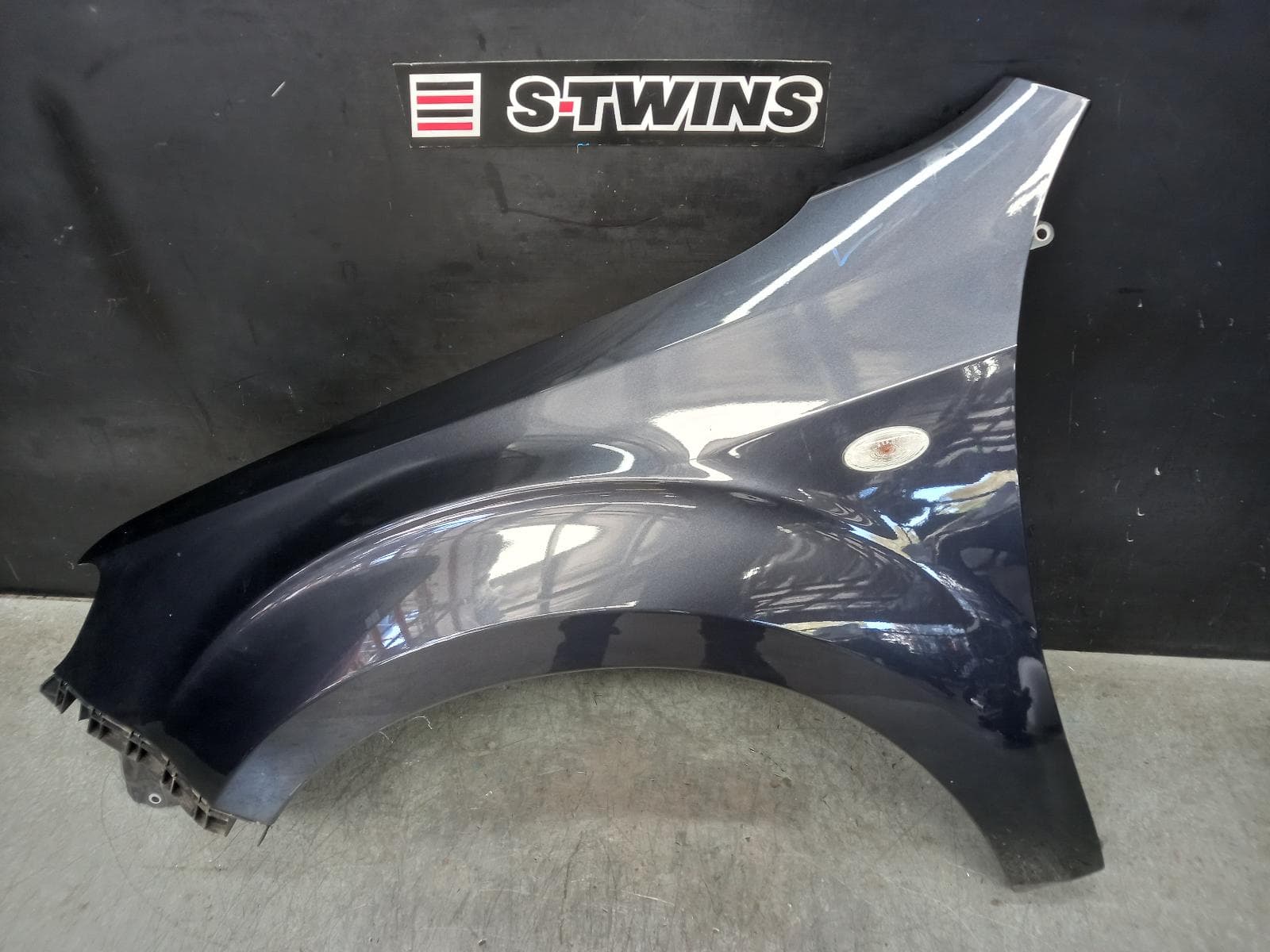 Used auto part listing image: 2012 SUBARU FORESTER LEFT GUARD SH, W/ REPEATER TYPE, 02/08-12/12 0000369371