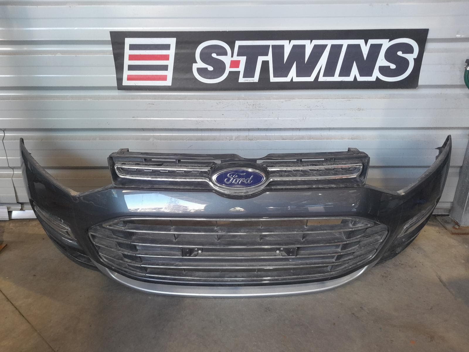 Used auto part listing image: 2012 FORD TERRITORY FRONT BUMPER BUMPER BAR, SZ MKI, LED POSITION LAMP TYPE, TITANIUN, 03/11-09/14 0000360643