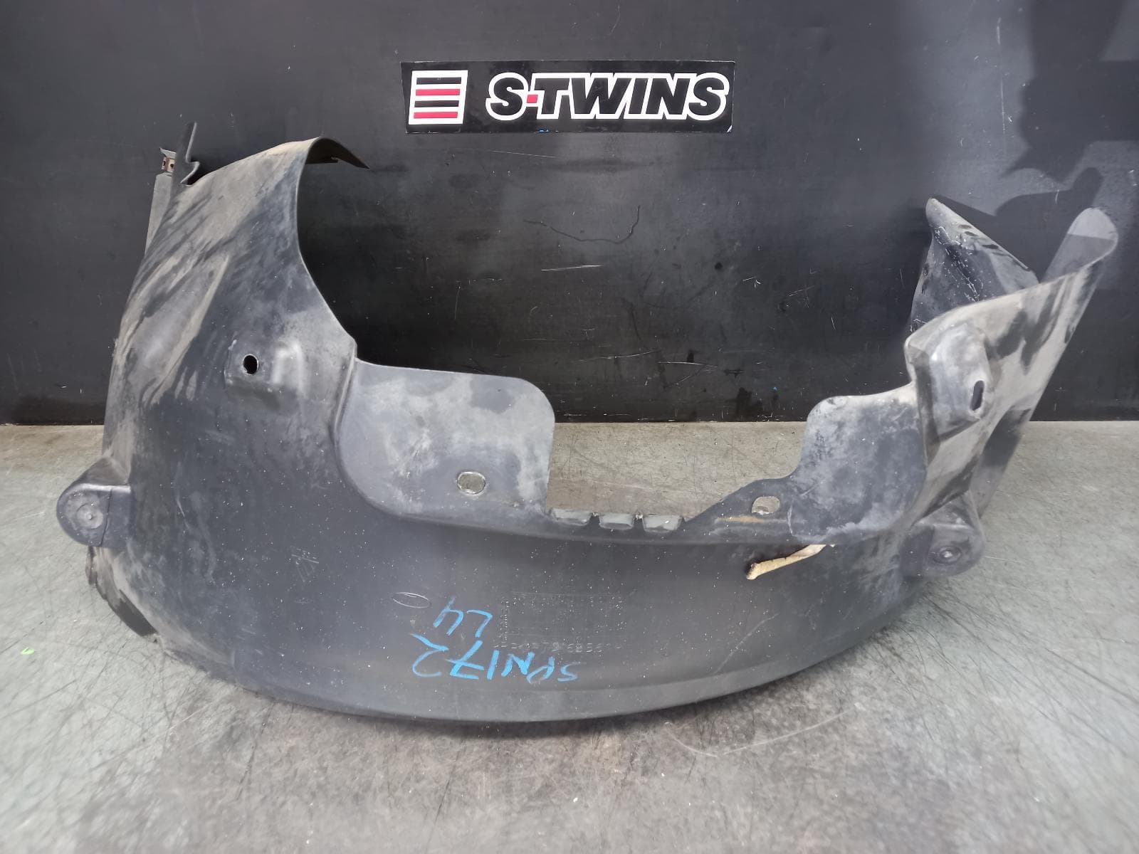 Used auto part listing image: 2012 FORD TERRITORY LEFT GUARD LINER SZ MKI-MKII, 03/11-12/16 0000361790