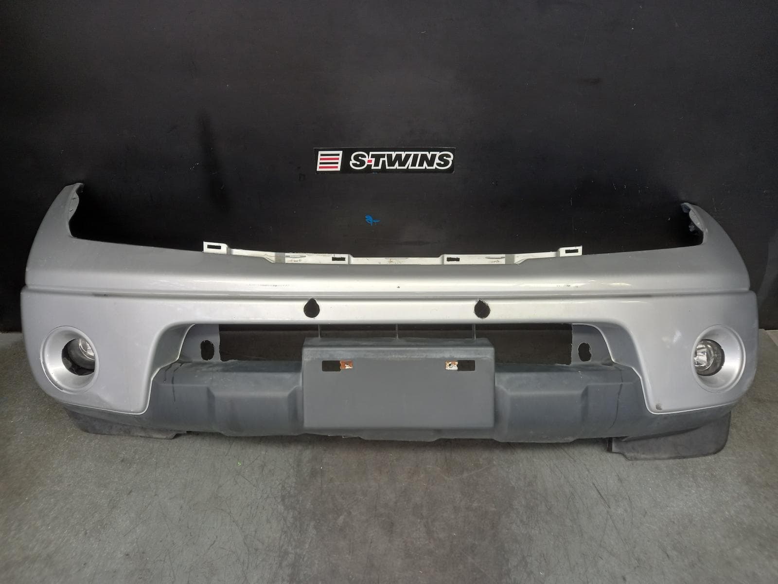Used auto part listing image: 2011 NISSAN NAVARA FRONT BUMPER D40 (VIN MNT), BUMPER BAR, THAI BUILD, 01/10-08/15 0000361822