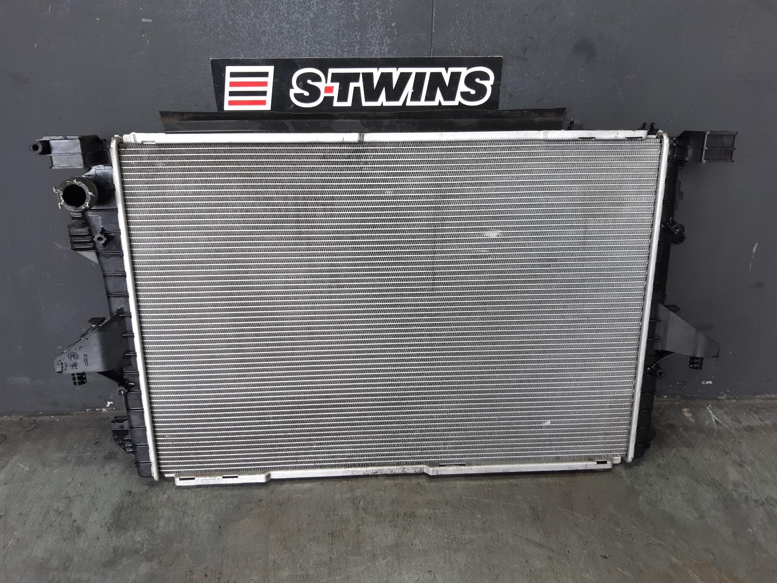 Used auto part listing image: 2018 VOLKSWAGEN TRANSPORTER RADIATOR AUTO, 2.0, DIESEL, CAAC/CAAB/CFCA CODE, T6, 07/15- 0000366838