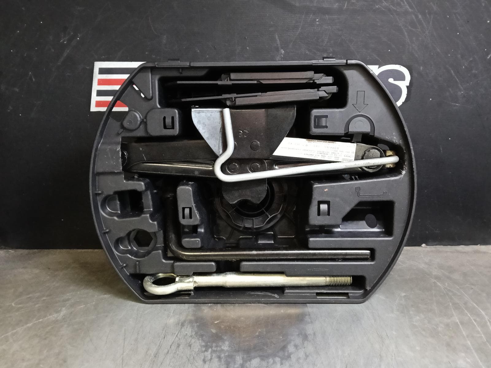 Used auto part listing image: 2017 PEUGEOT 3008 JACK TOOL KIT P84, 10/16-12/23 0000407310